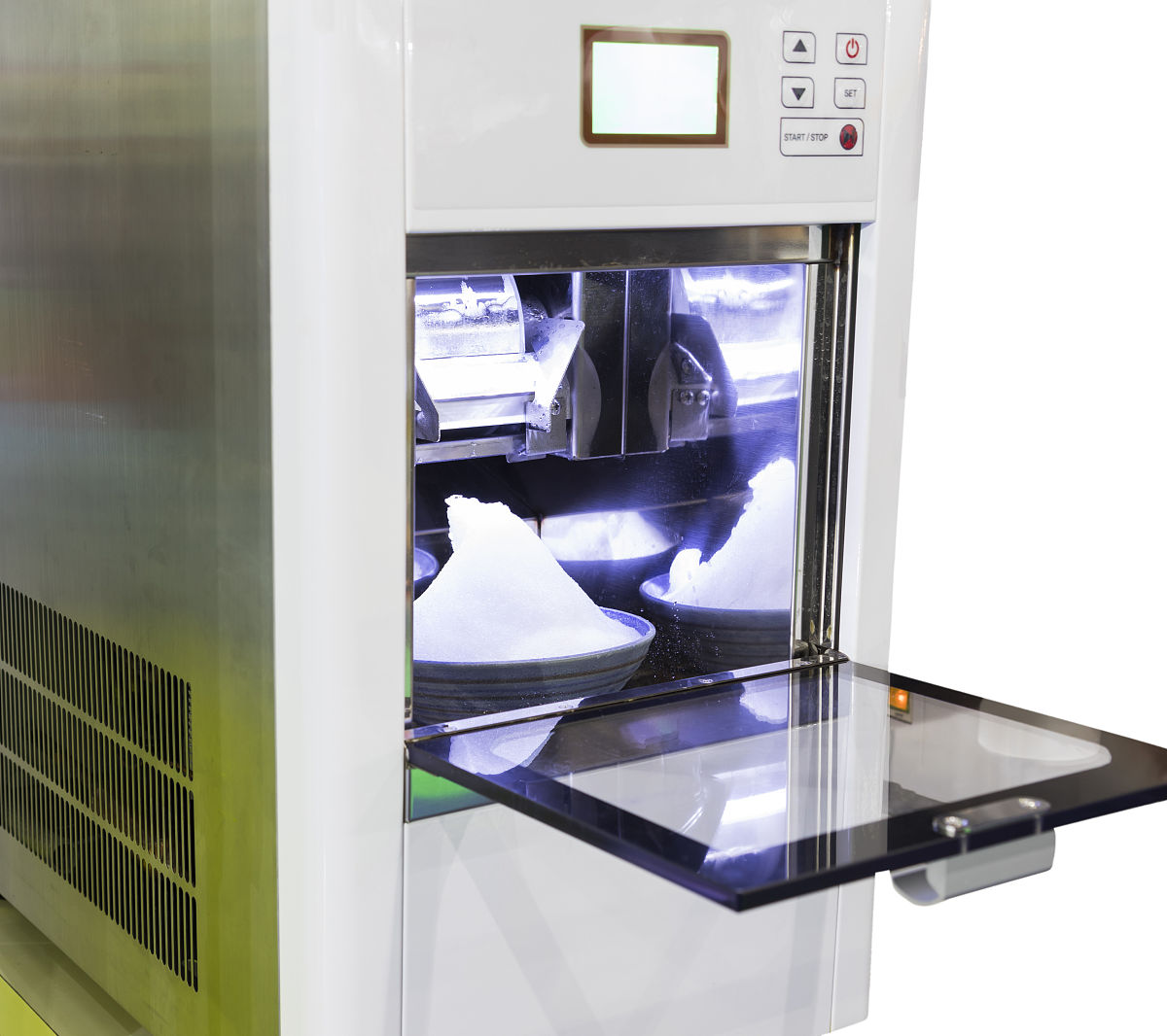 这一侧是我们根据实际使用需求专门定制高压灭菌柜一柜能够存放144360个菌包平均日产能40万包扩展开来多写一点