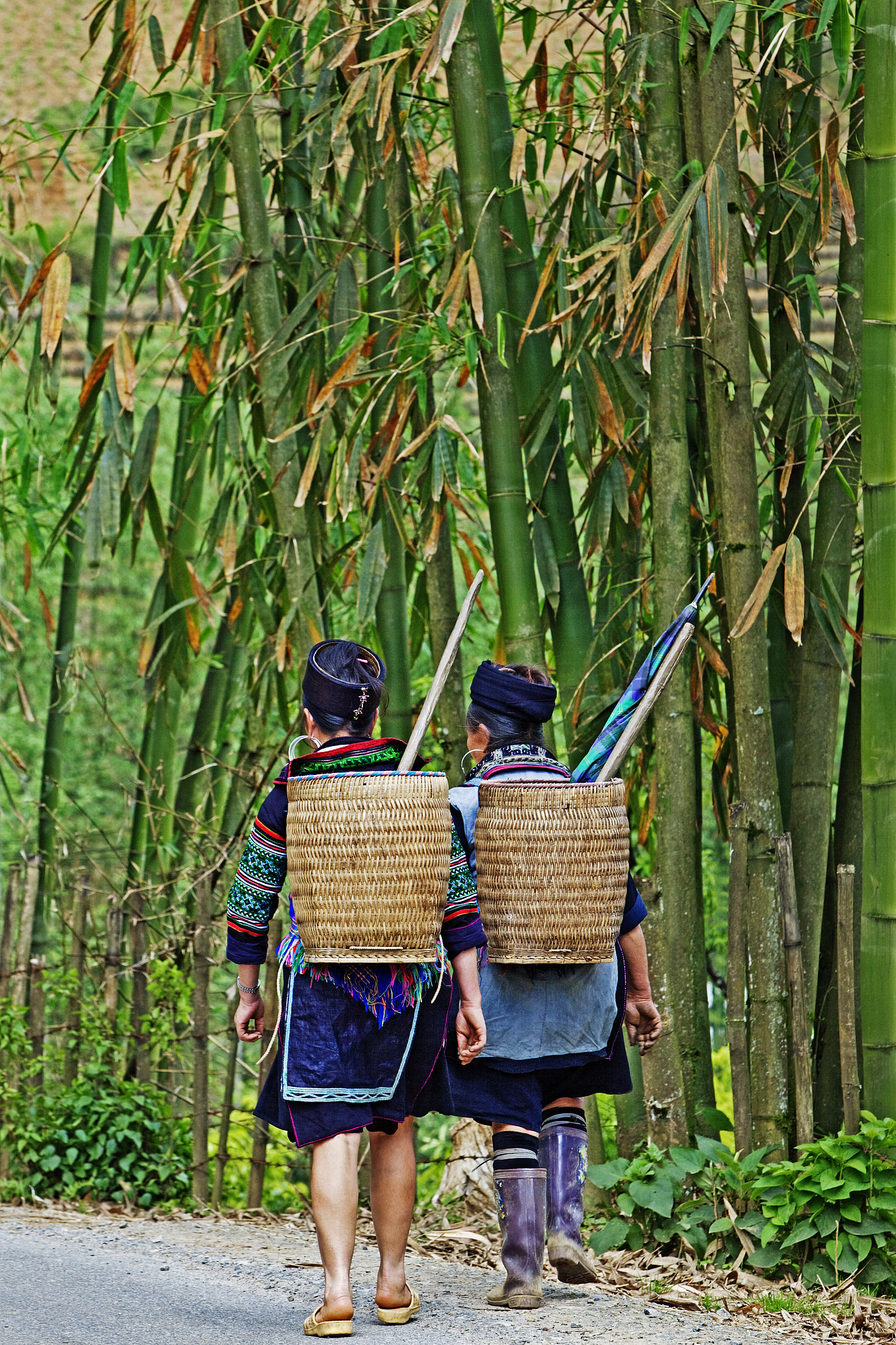 black hmong people, sa pa, vietnam