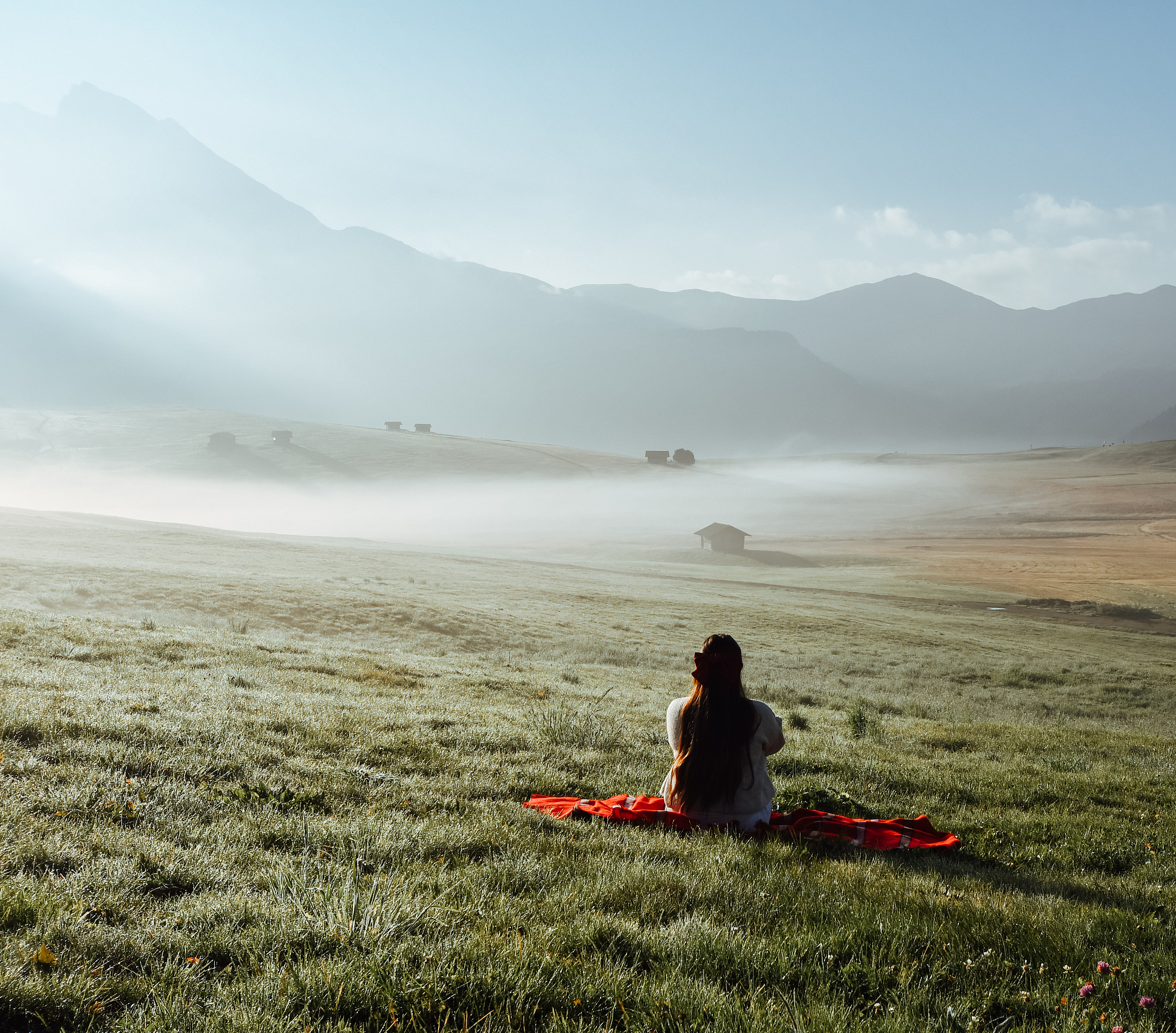 写一篇仓央嘉措风格的云南的风的散文诗