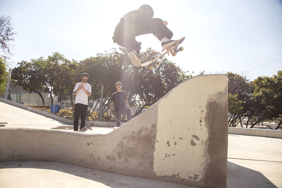写一篇夏日滑板文案