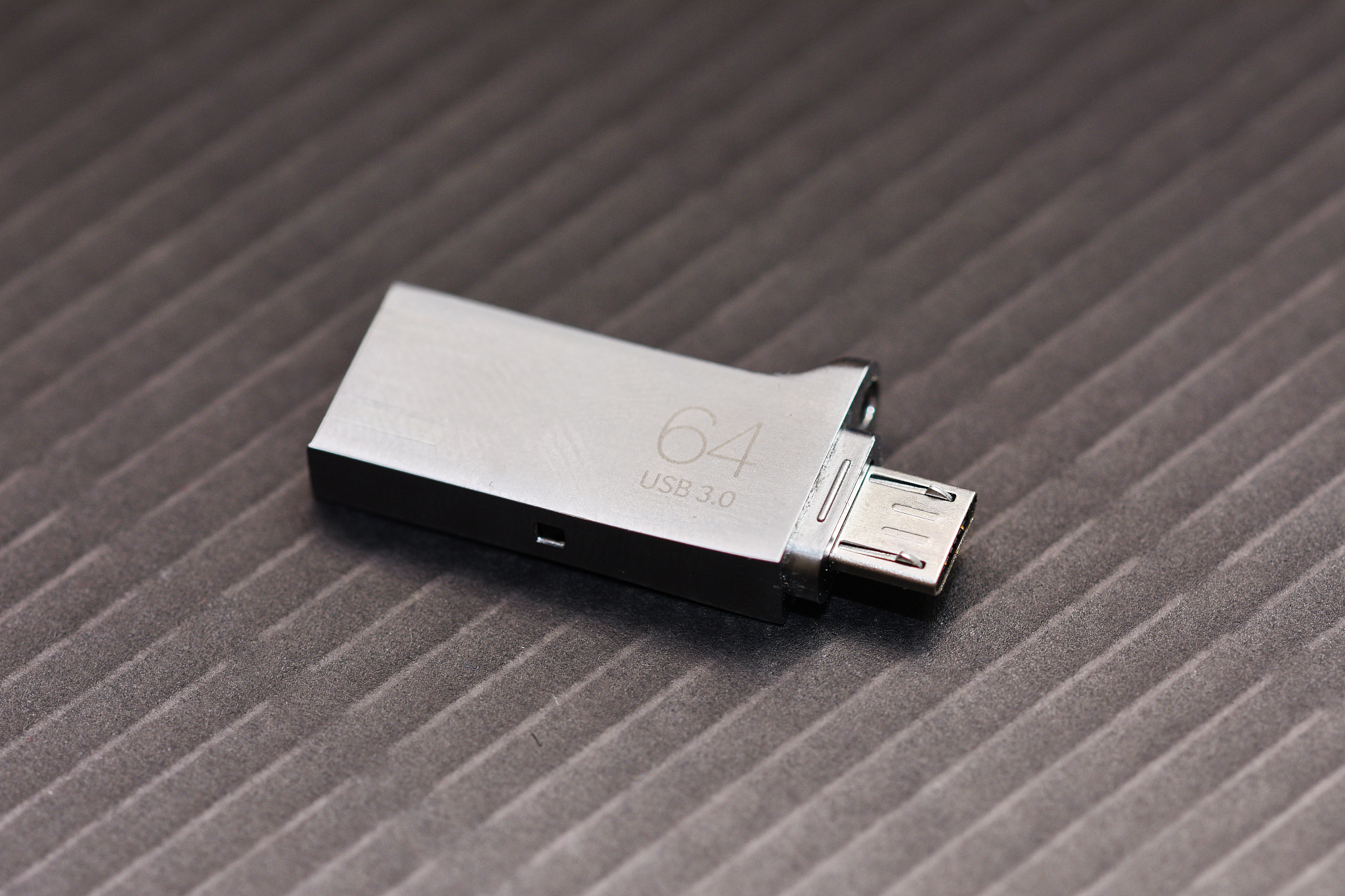 libvirt XML 中设置USB控制器：USB 2.0 与 USB 3.0 配置指南