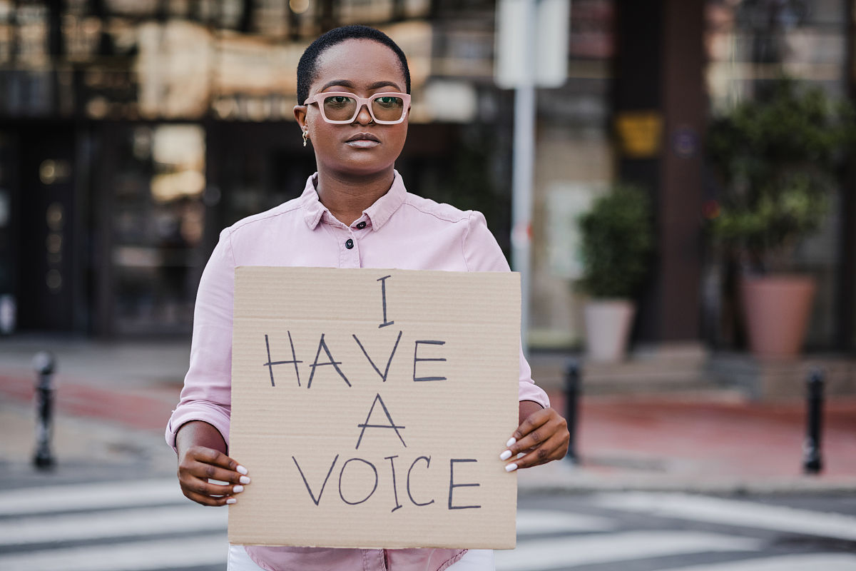 为何'妇女'一词带有歧视意味？解读其背后的深层内涵