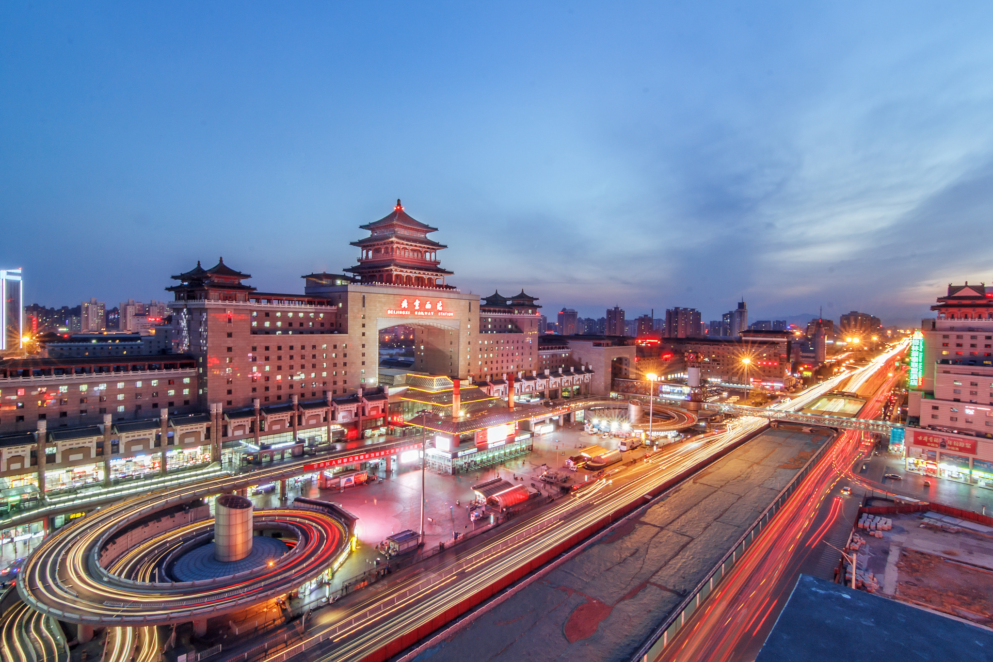北京西站夜景