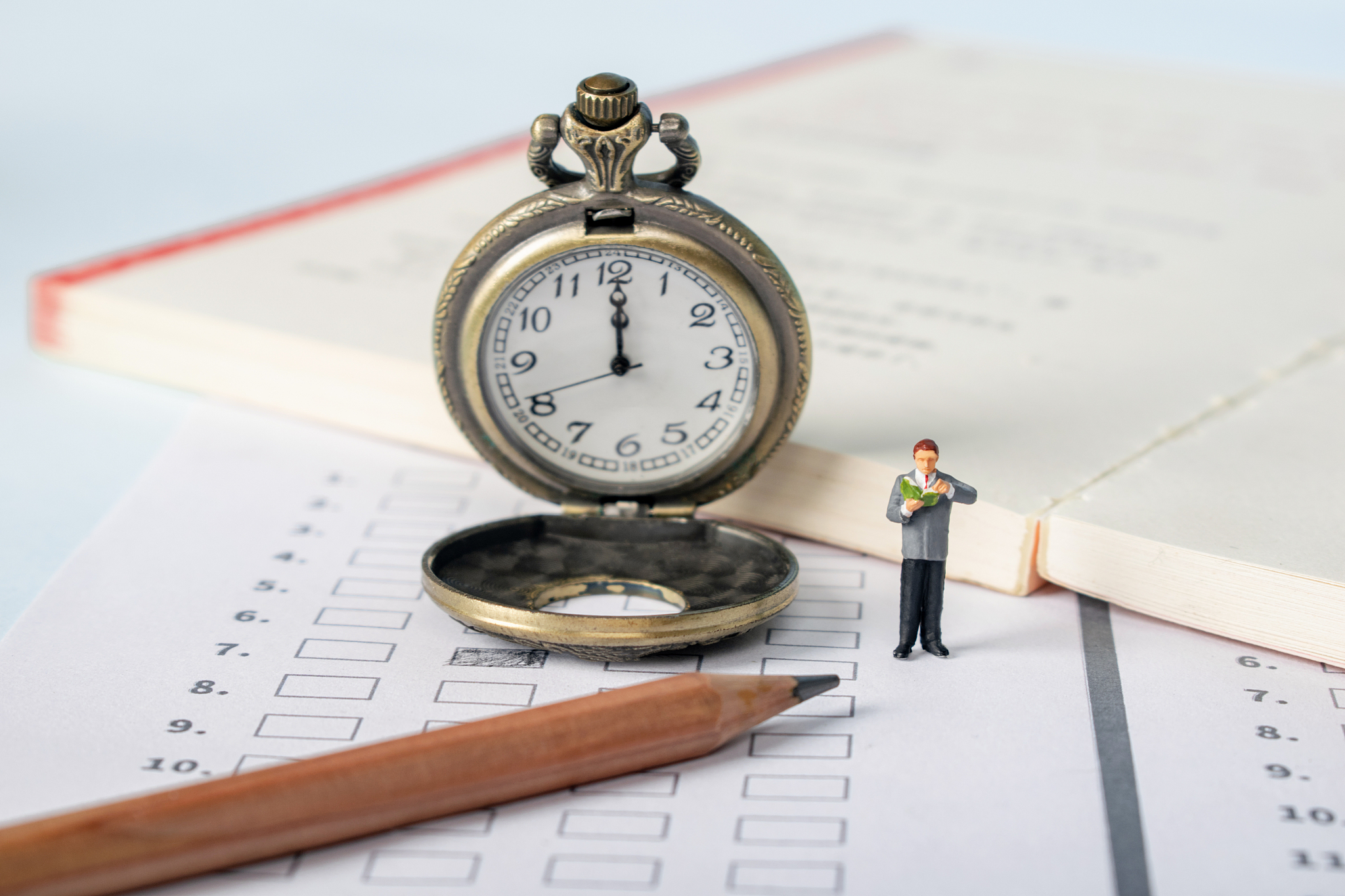 以读书的目的为主题结合实际和名人名言每一个观点200字文采斐然的文章