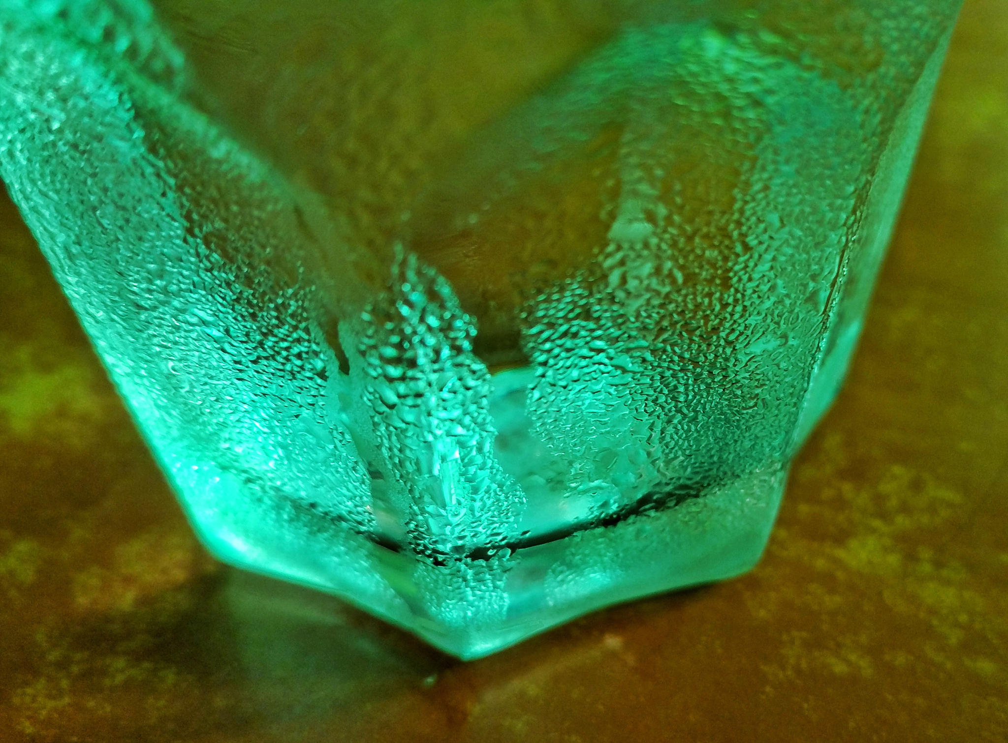 在孔雀绿玉玻璃中起着着作用的重铬酸钾用什么原料可以代代替