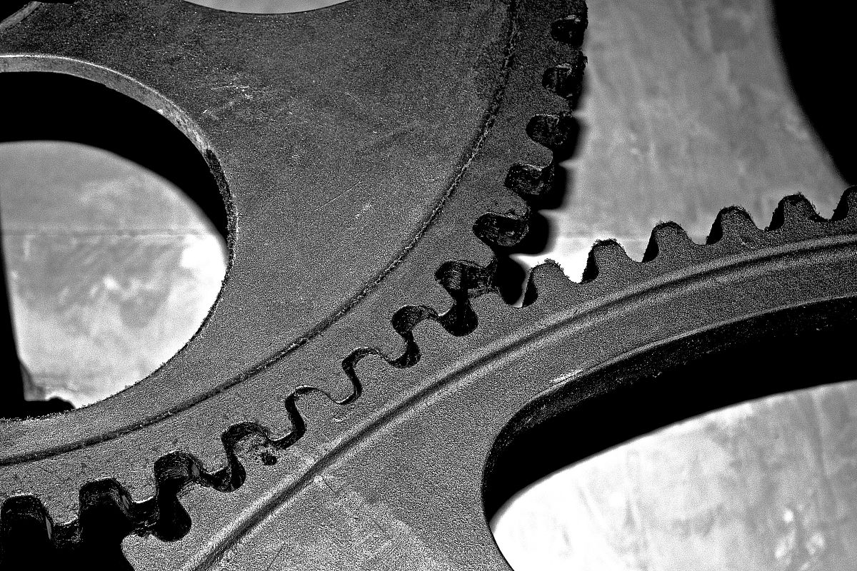 齿轮振动噪声的激励来源