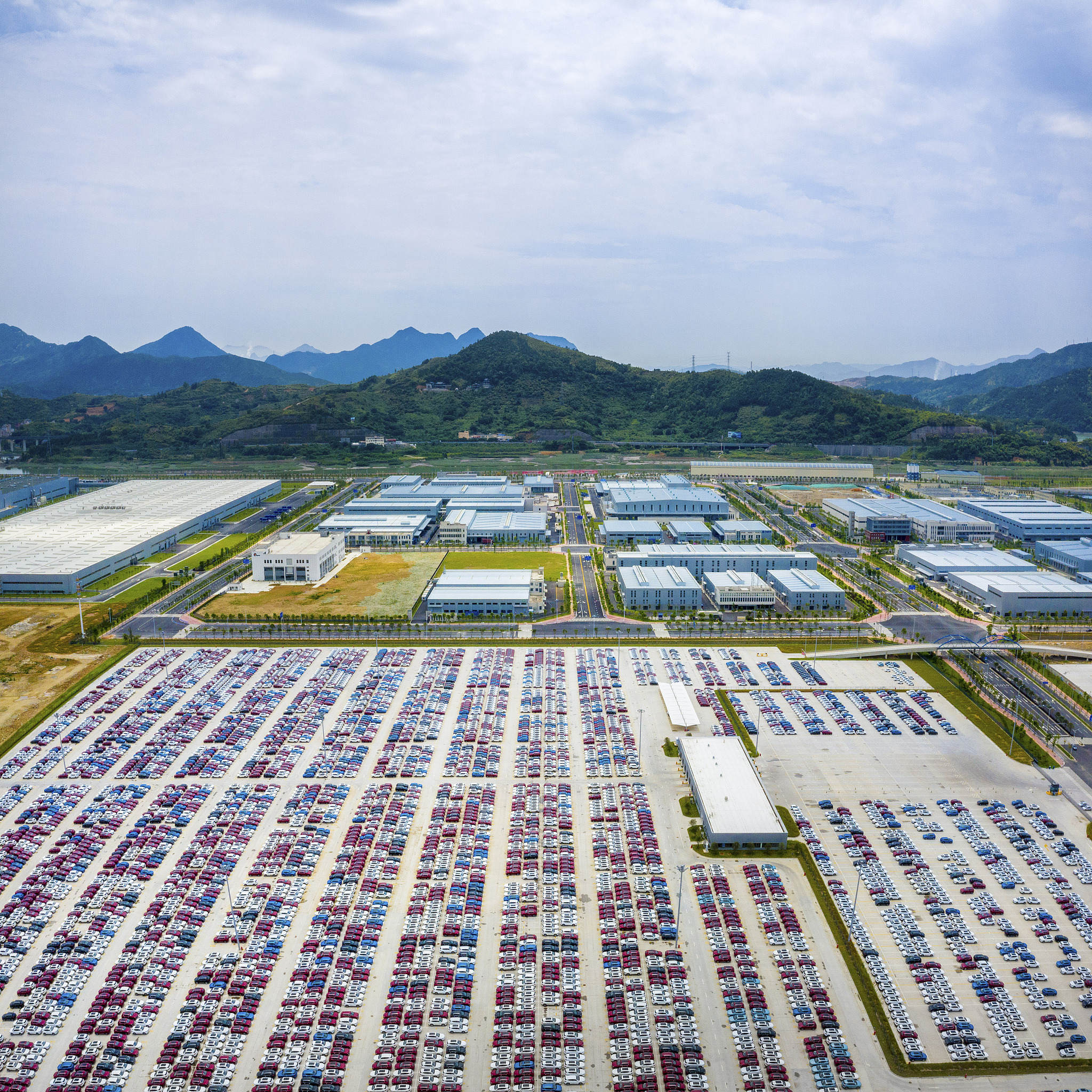 重庆渝北职业教育中心汽车整车与配件营销专业有3+2五年制大专吗？