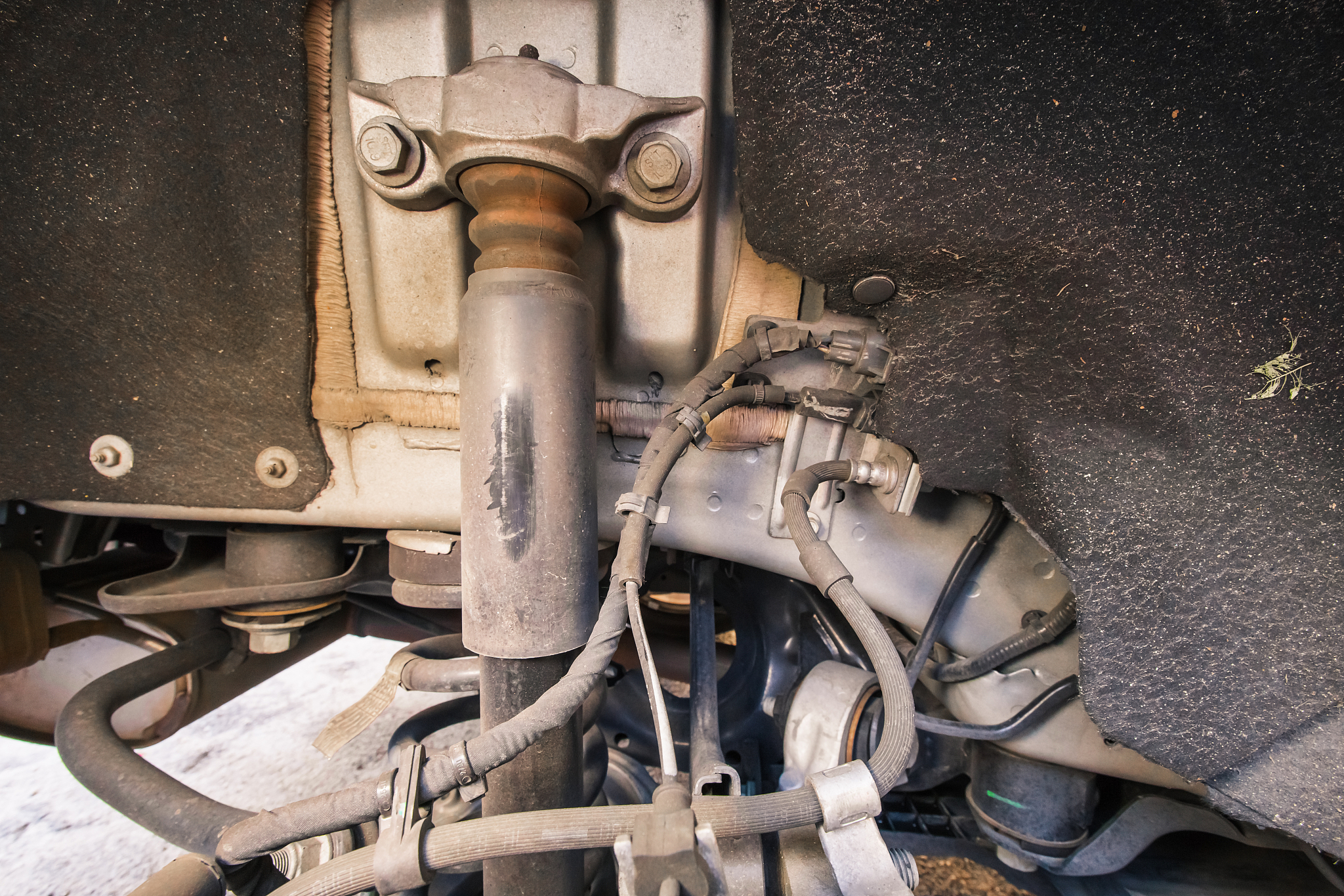 转向架表面摩擦风速对比分析 - 吹气对雪粒沉积的影响