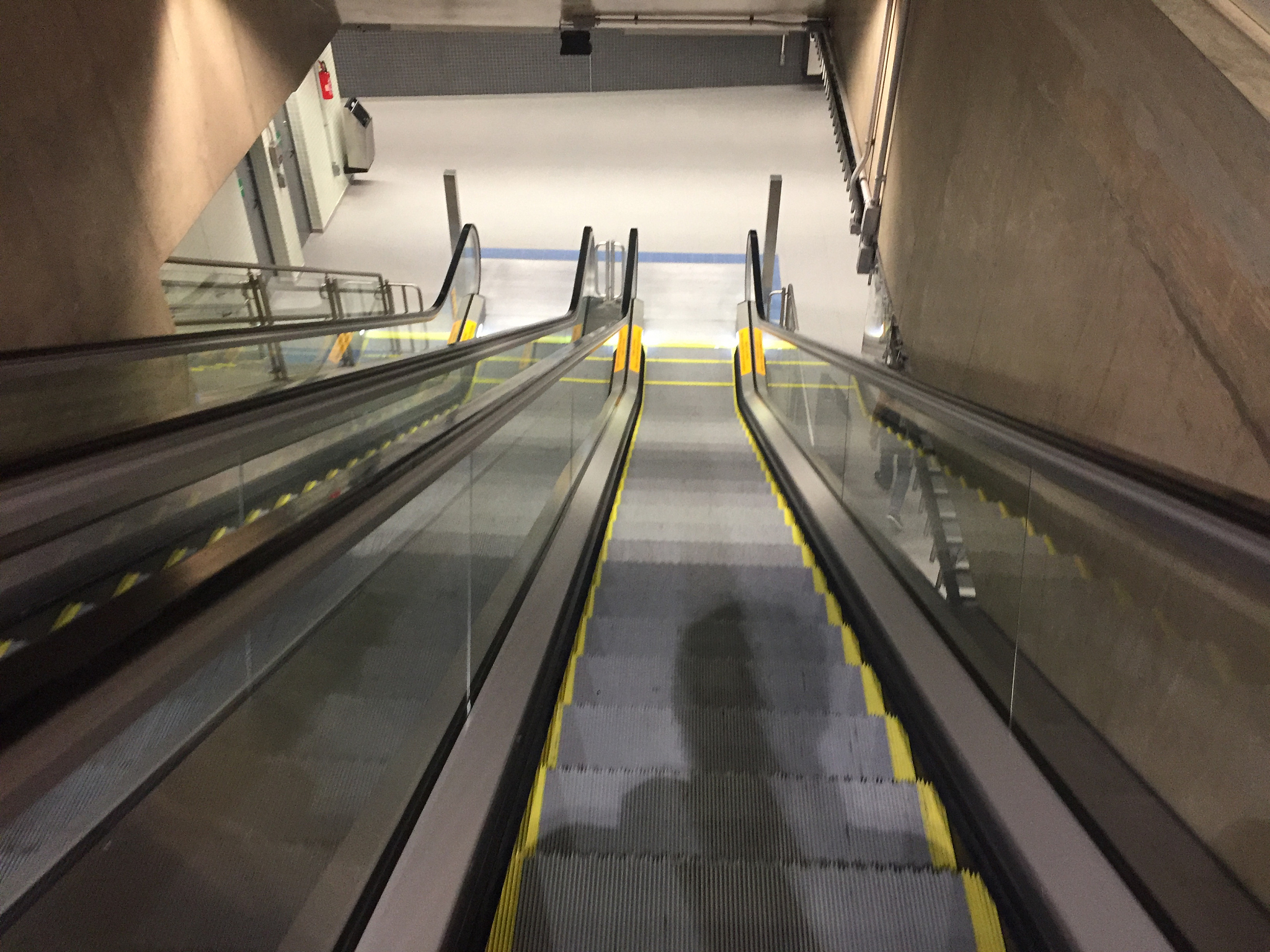 城市轨道交通发展前景广阔：高薪就业机会涌现