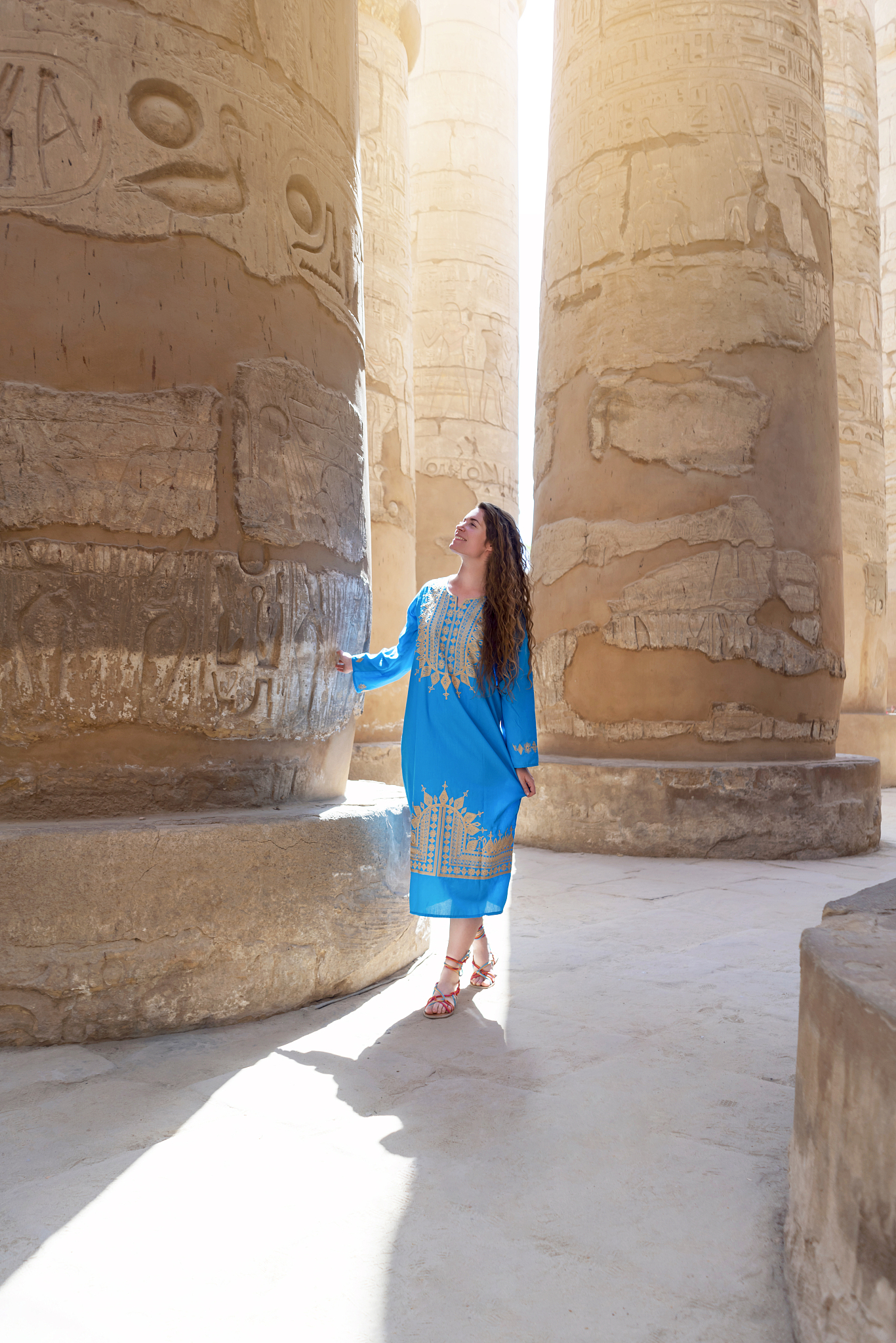 旅行博主阿粲最新动态：探索神秘古城，邂逅别样风景！