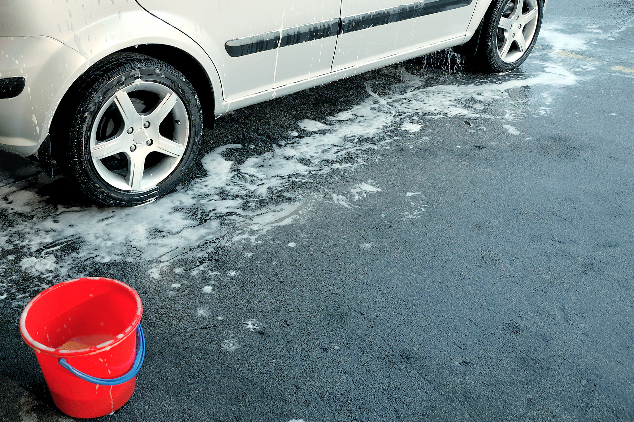 马路有多脏？轮胎也会沾染细菌吗？