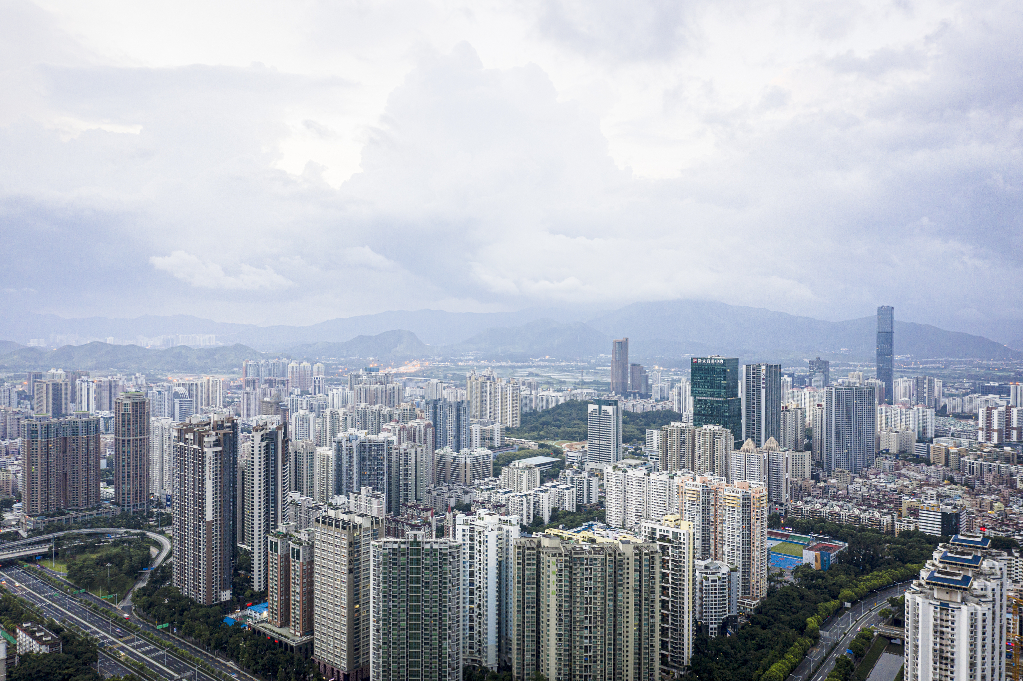 航拍深圳城市天际线