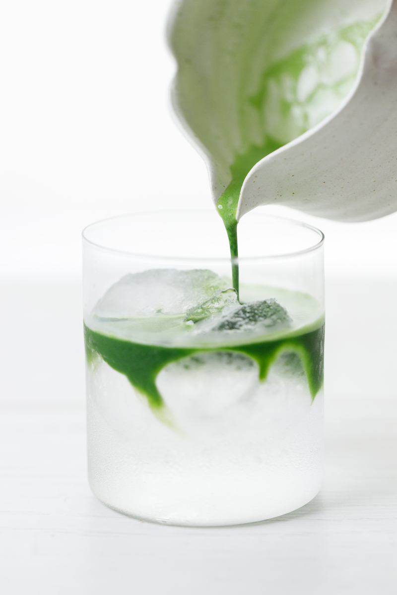 出一组天然矿泉水+绿茶的slogan不少于20个