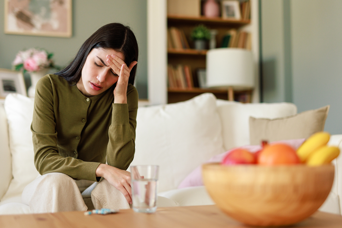 为什么现在女性抑郁焦虑的比例远高于男性?其中一个主要原因是女性日常饮食中蛋白质吃的太少了而且很多女性更爱享用安慰食物比如甜品、奶茶可能会让你暂时感觉良好但从长远来看不仅会让皮肤比同龄人差还会带来一系列的健康问题。其实90抑郁焦虑的情绪都可以靠食物来改变。今天跟大家分享几种食物当您情绪低落、紧张焦虑的时候不妨给自己的心情充充电。第一就是黑豆、杏仁、藜麦它们都是镁的重要来源而在减压方面镁又被誉为天然的 为什么现在女性抑郁焦虑的比例远高于男性?其中一个主要原因是女性日常饮食中蛋白质吃的太少了而且很多女性更爱享用安慰食物比如甜品、奶茶可能会让你暂时感觉良好但从长远来看不仅会让皮肤比同龄人差还会带来一系列的健康问题。其实90抑郁焦虑的情绪都可以靠食物来改变。今天跟大家分享几种食物当您情绪低落、紧张焦虑的时候不妨给自己的心情充充电。第一就是黑豆、杏仁、藜麦它们都是镁的重要来源而在减压方面镁又被誉为天然的