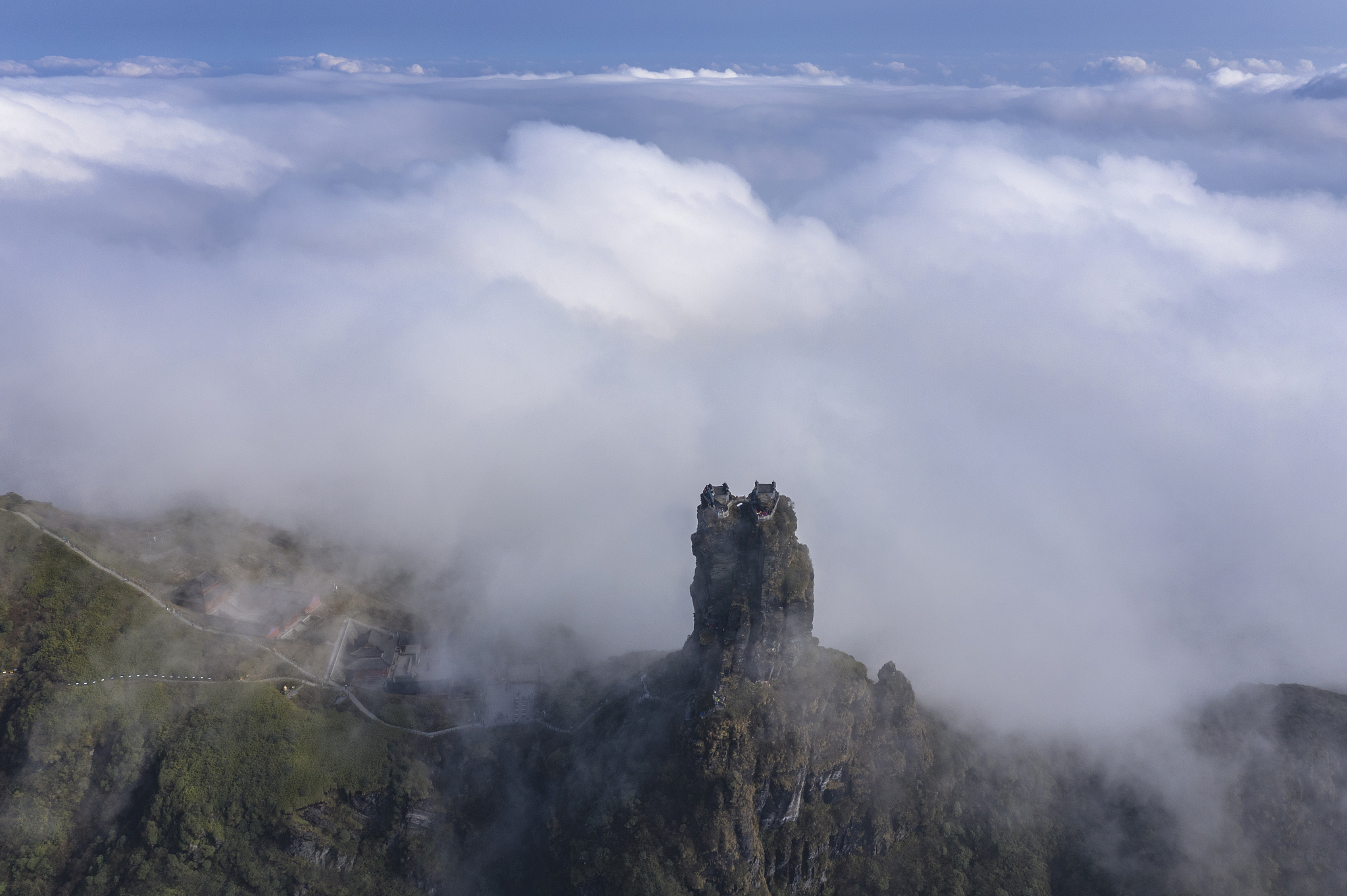 贵阳到梵净山旅游攻略：探秘天下第一奇山，体验难忘旅程