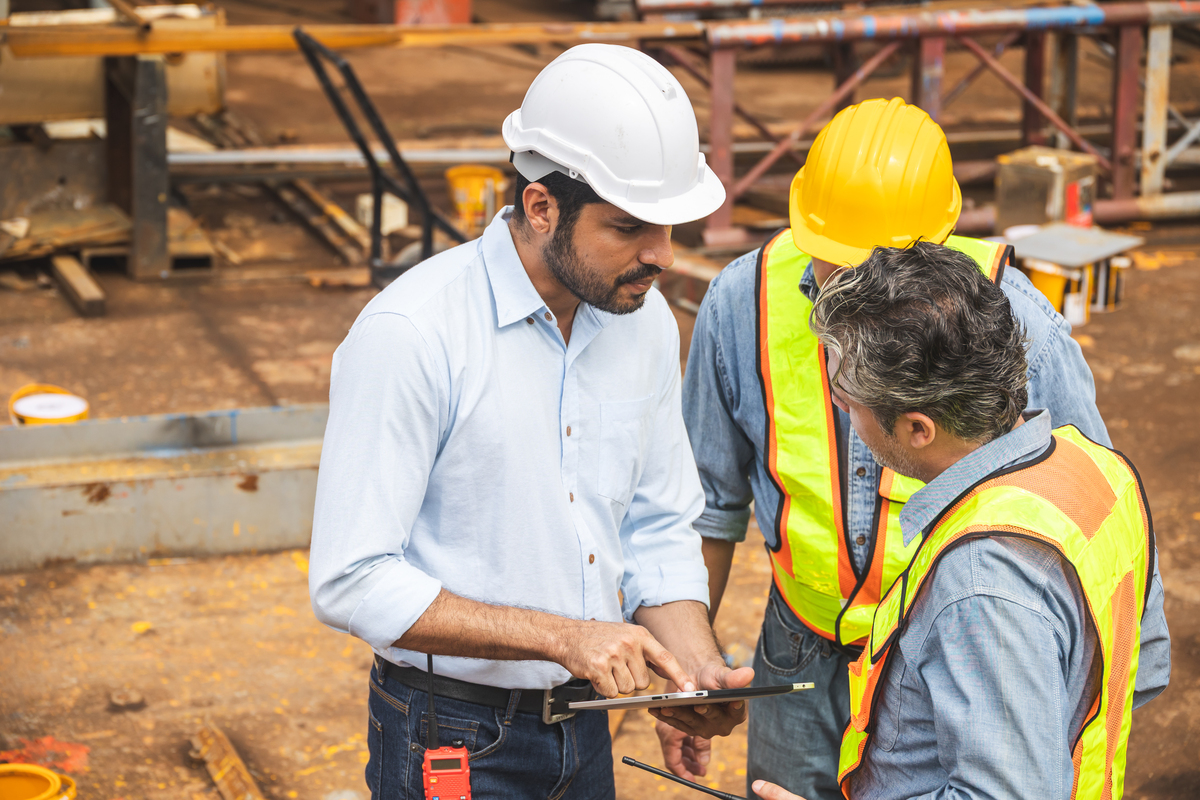 建筑施工技术员实习目的：提升实践能力，解决问题，拓展人脉