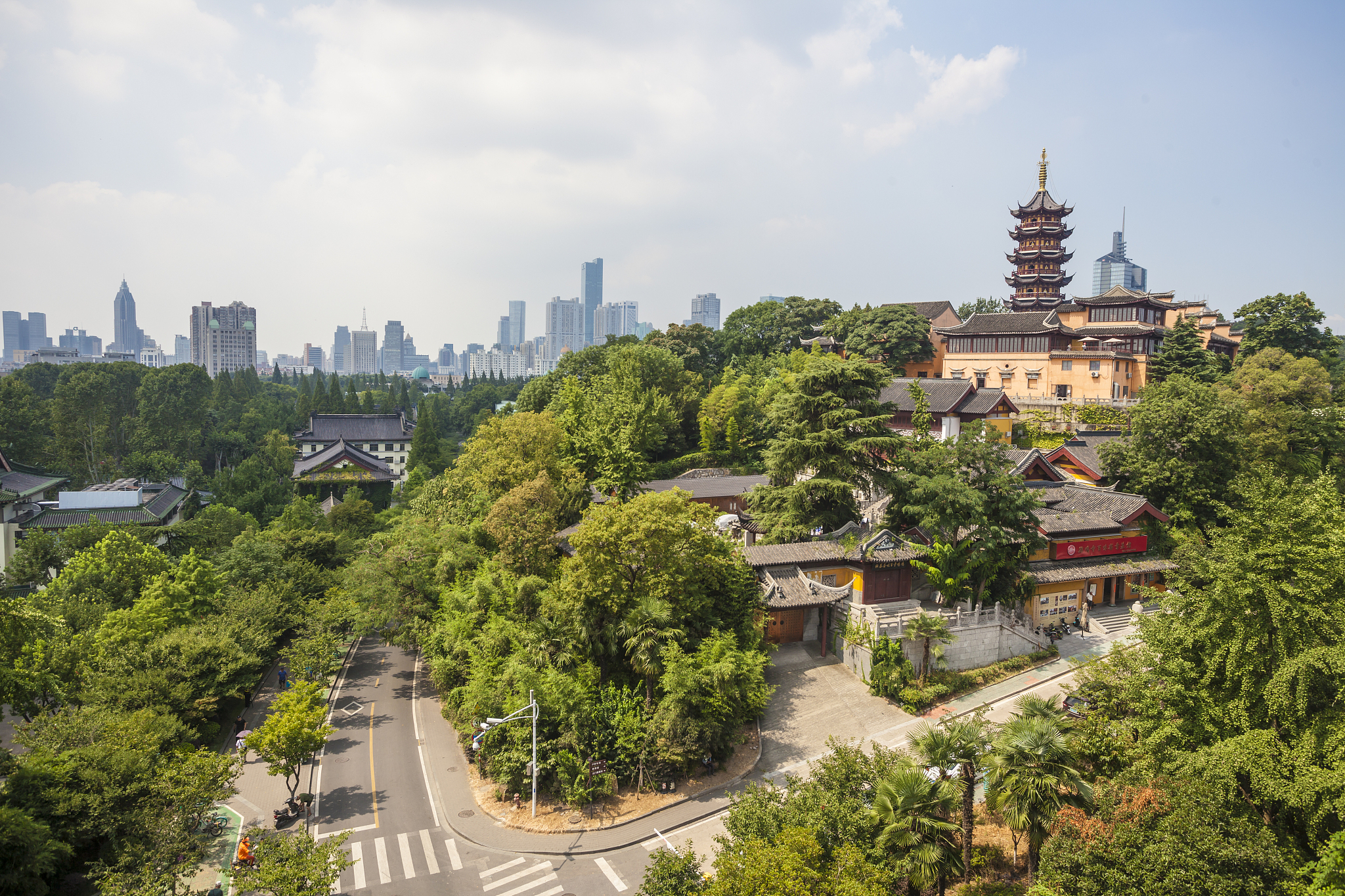 南京旅游营养中等专业学校专业有哪些？