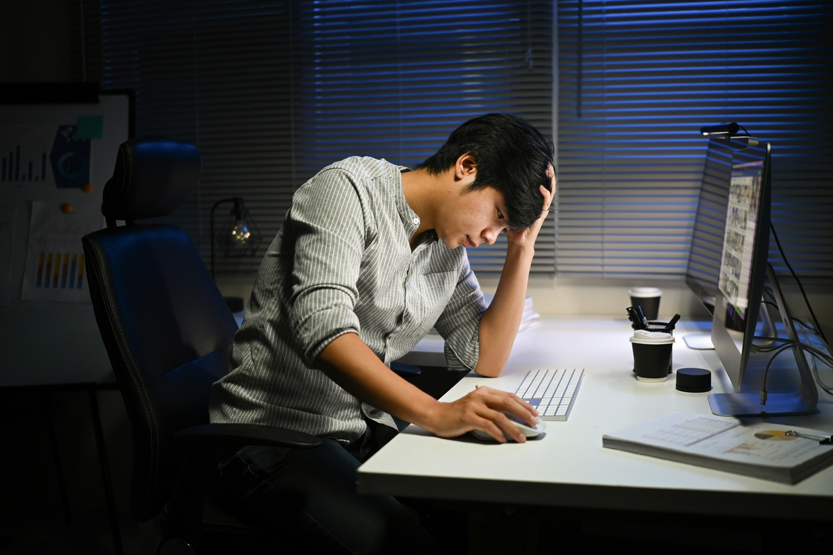 爆肝：过度劳累背后的真相 - 工作、学习、游戏过度的危害