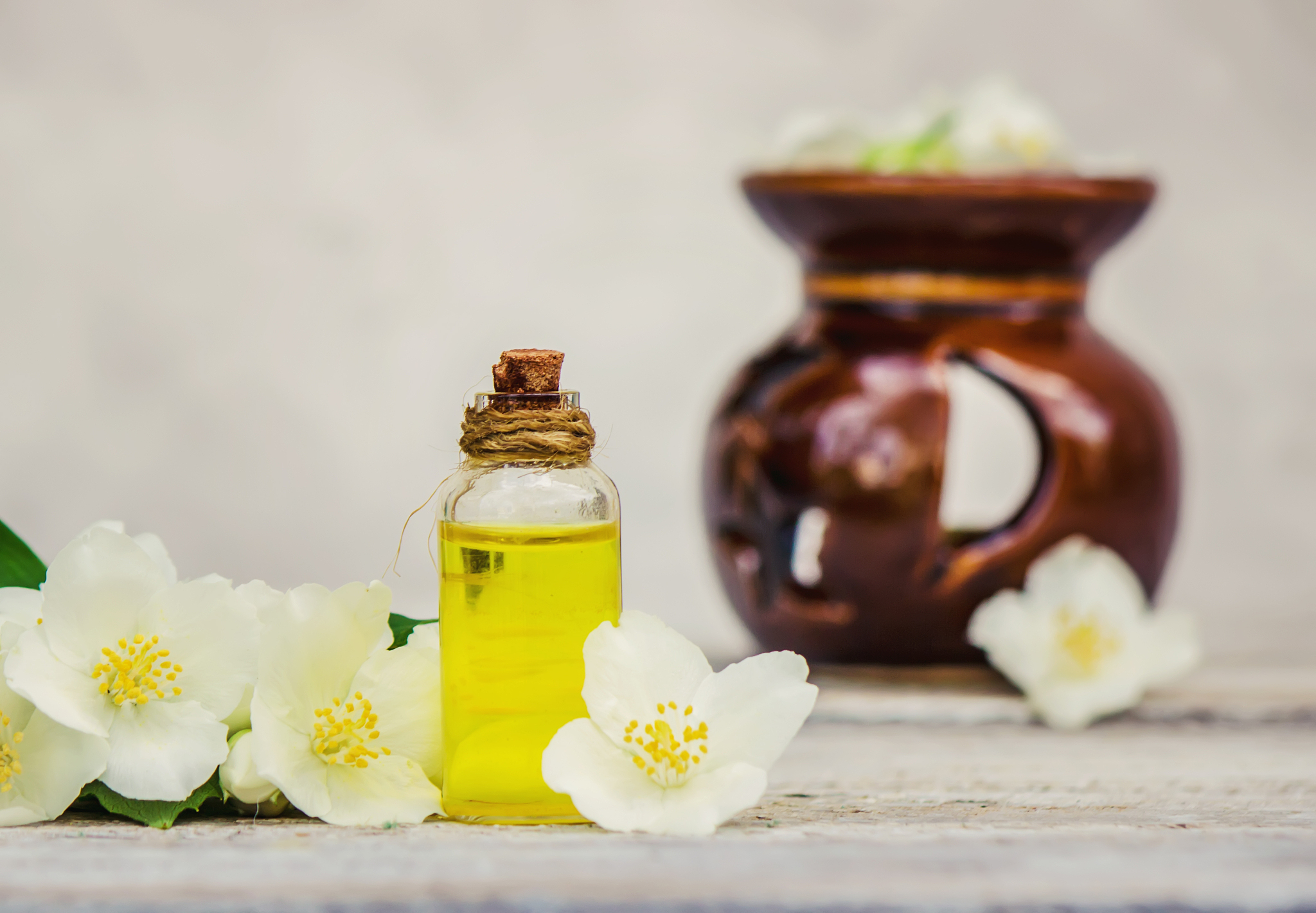 香调 Fragrance：花香调前调 Top note：橙花油 香柠檬 柠檬 橘子中调 Middle tone：晚香玉 茉莉 橙花 使君子后调 After tone：麝香 檀香木属性 Attributes：女香 Female fragrance标签representative fragrance茉莉花 Jasmine 柑橘 orange 晚香玉 Tuberose 花香 floral 将所有中文