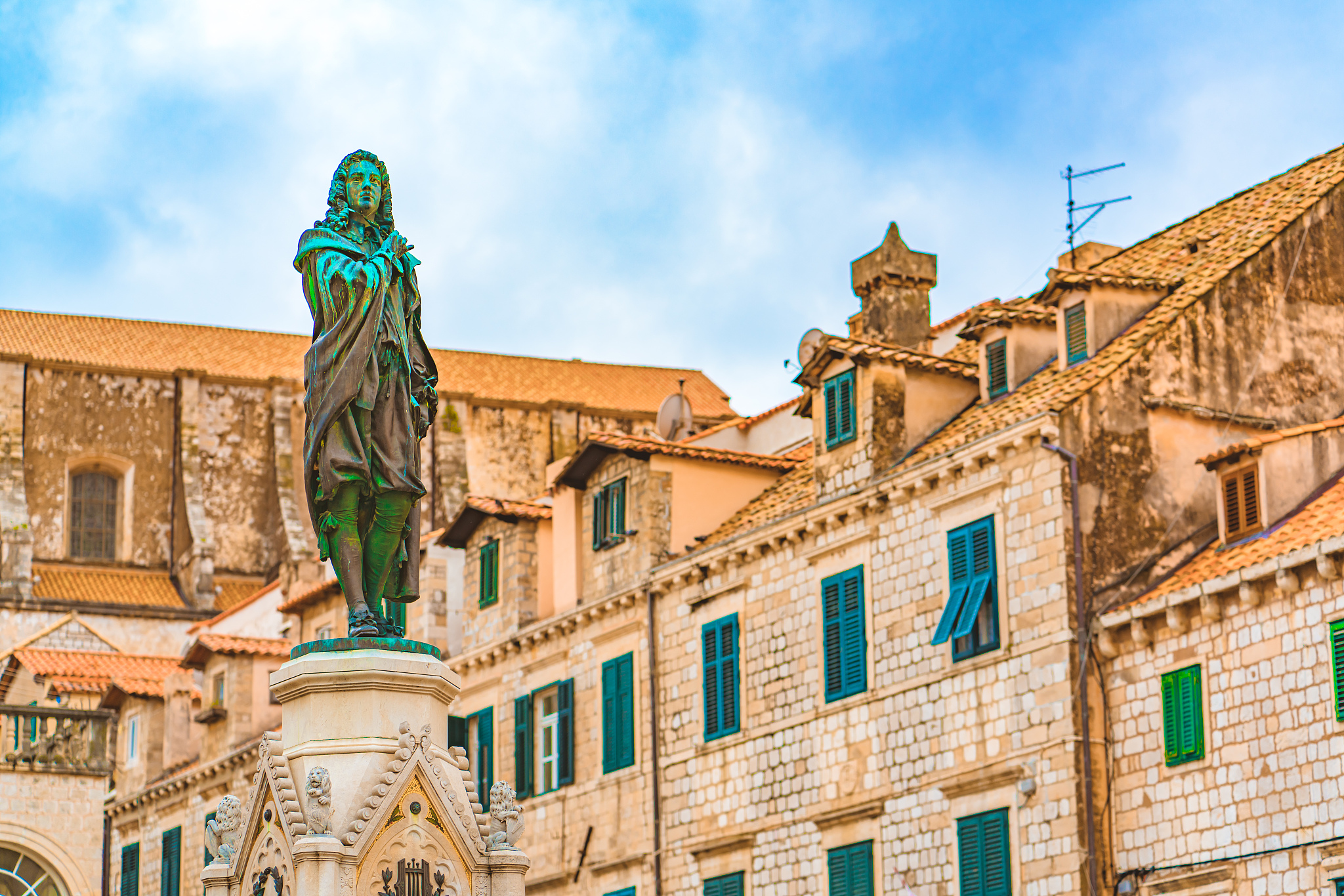 details of dubrovnik's buildings