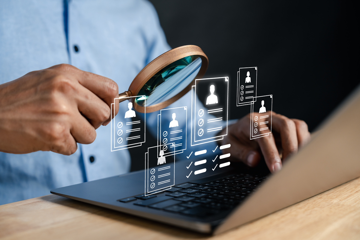 将这两个表单丝滑的融合在一起将表单1作为表单2的一个模块在表单2中增加一个表单项用于展示表单1。表单1：div class=eidtFormContainer table class=table-form six-column white style=width100; ctltype=rx-six-table id=hjvygmy607867 borders=yesborder data-