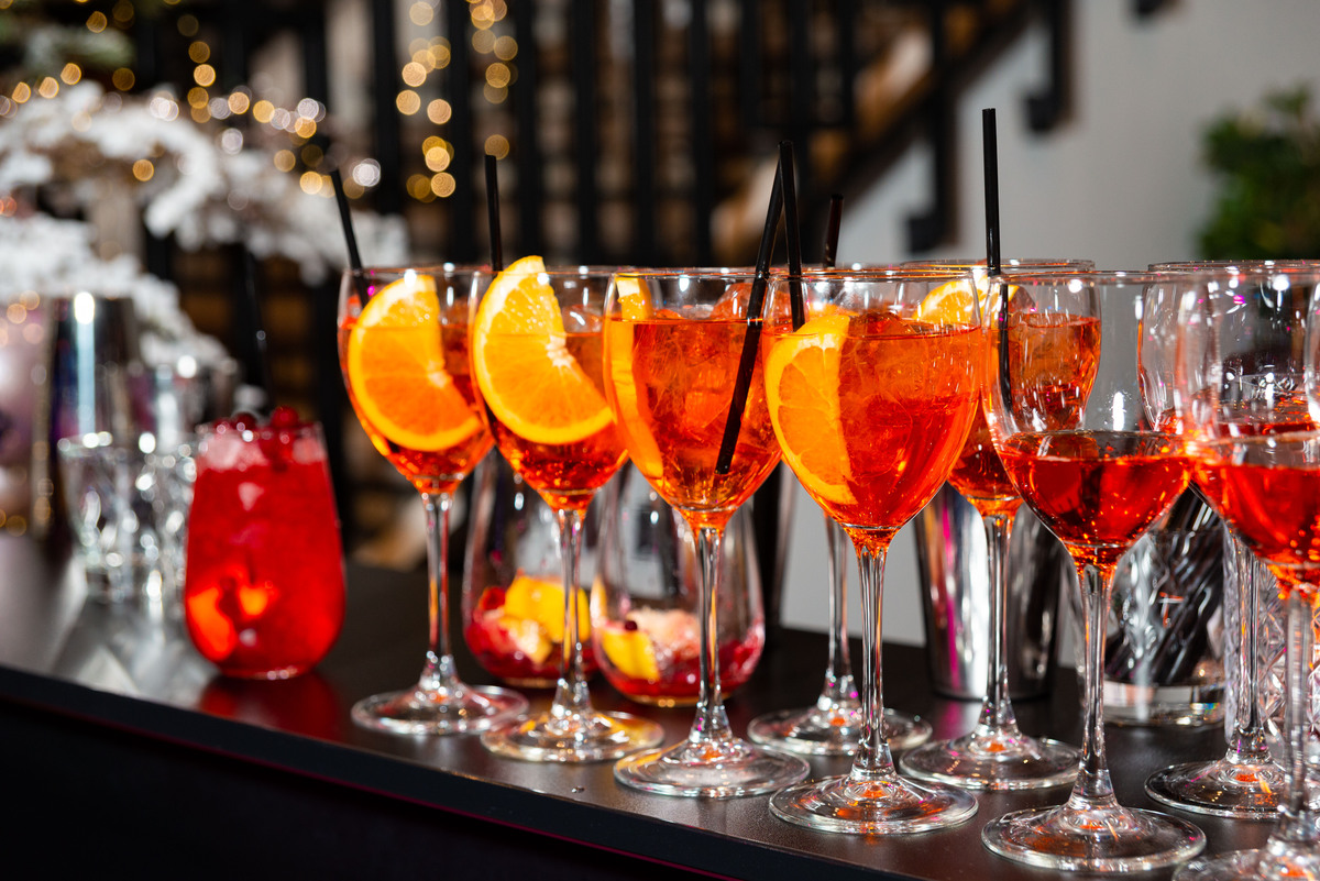 写一段K·one plus酒吧的简介