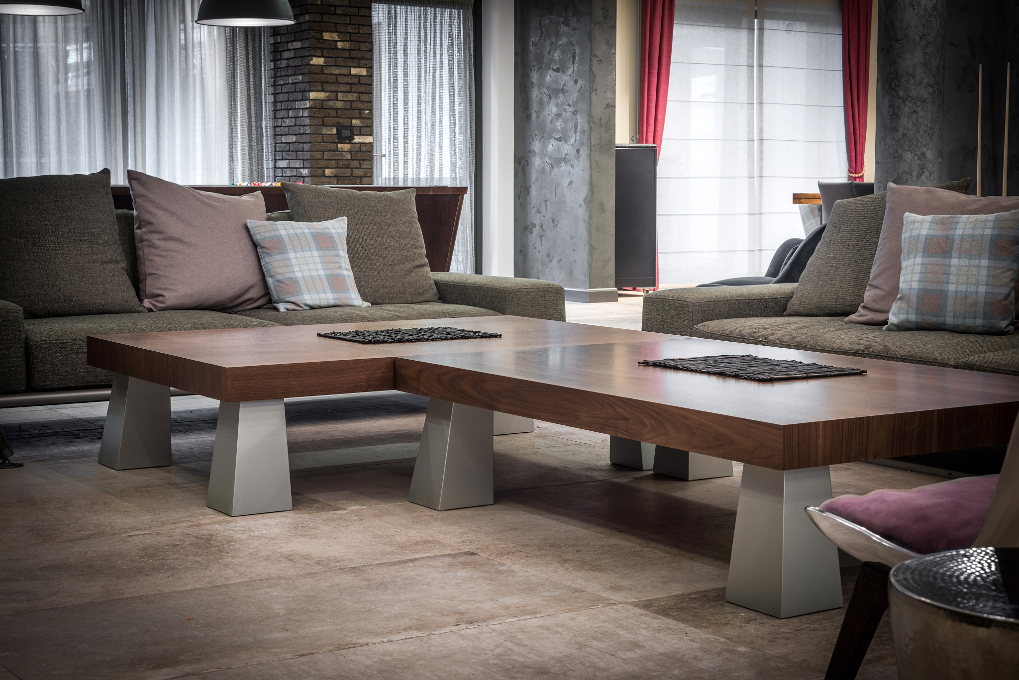 cofe table and sofa