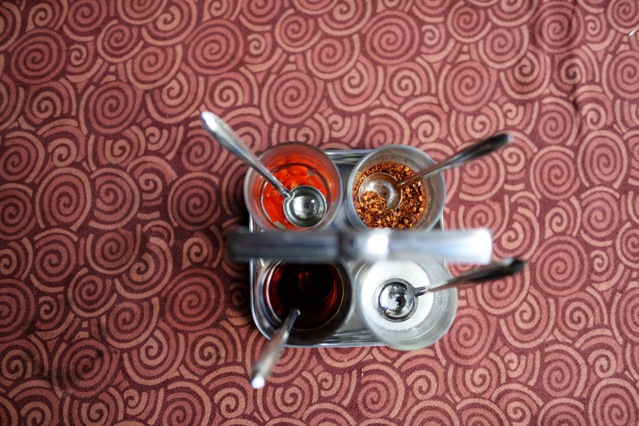 营养液调控还可以调节辣椒内源激素的合成和分泌增加果实的糖分含量提高辣椒的风味和口感