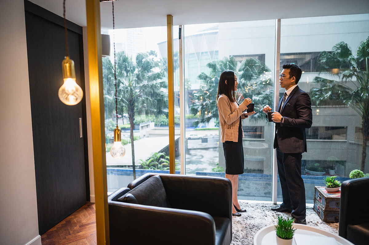 潮玩手办市场SWOT分析及竞争优势劣势解析