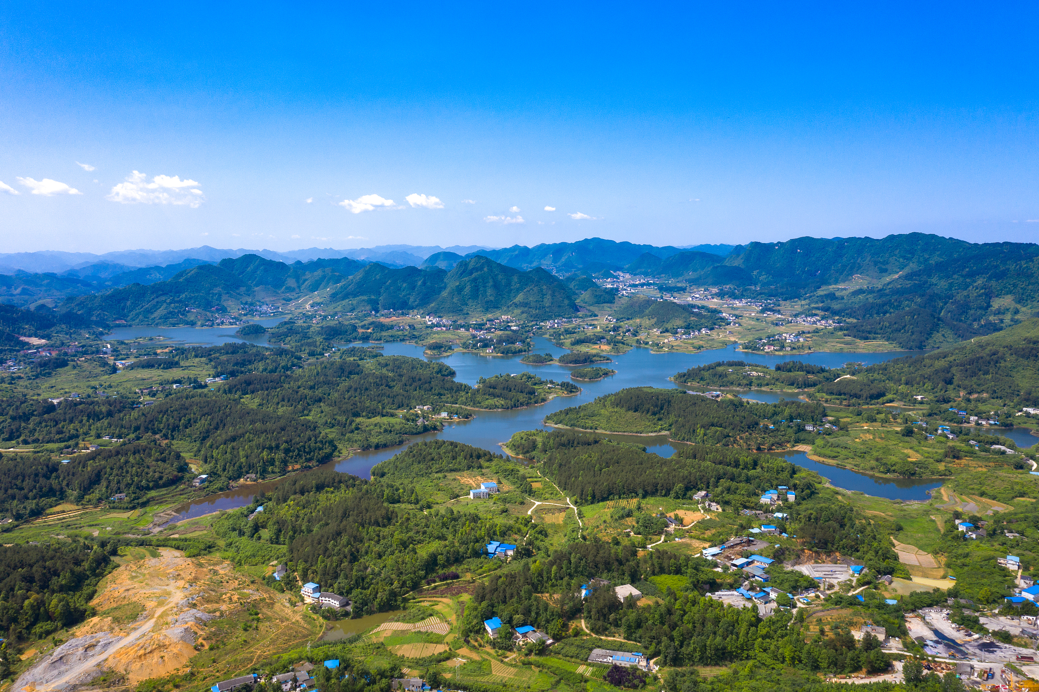 贵州省优势专业：生态环境保护、文化旅游、信息技术领跑