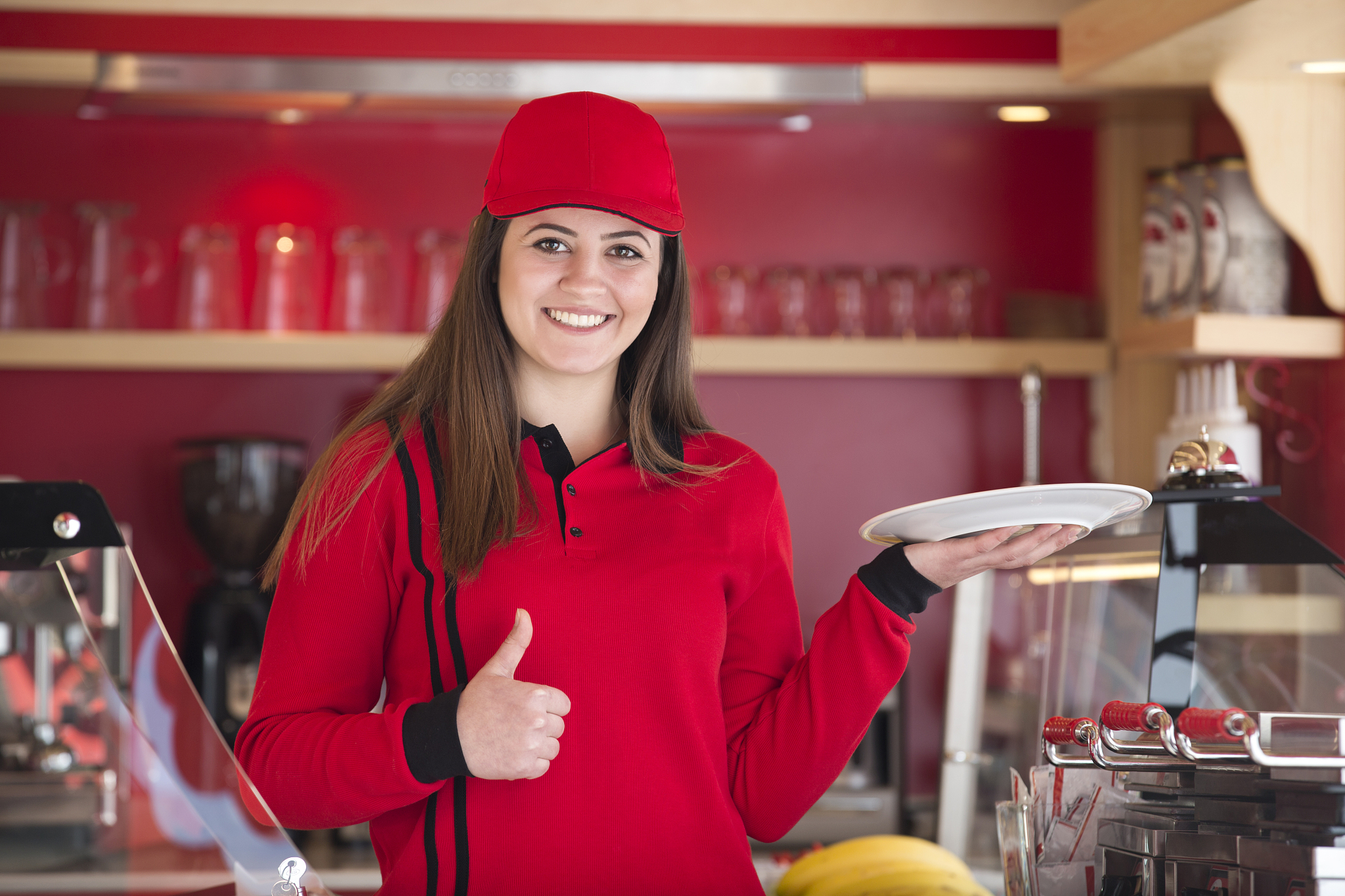 市中心餐厅招聘兼职服务员 | 周末兼职 | 薪资优厚 | 提供培训