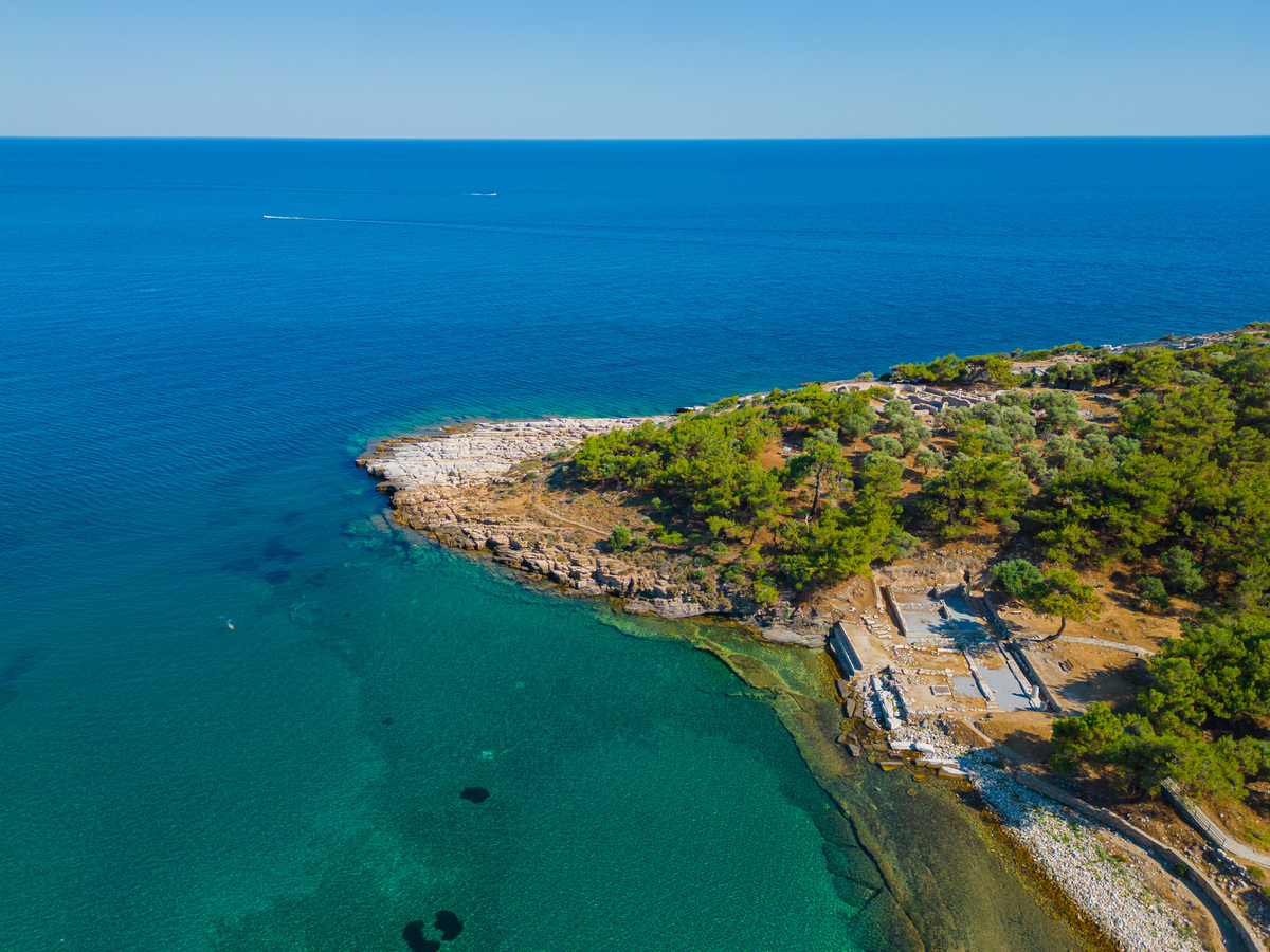 北部湾茅尾海滨海湿地信息提取Sentinel-2随机森林特征选择 翻译为英文