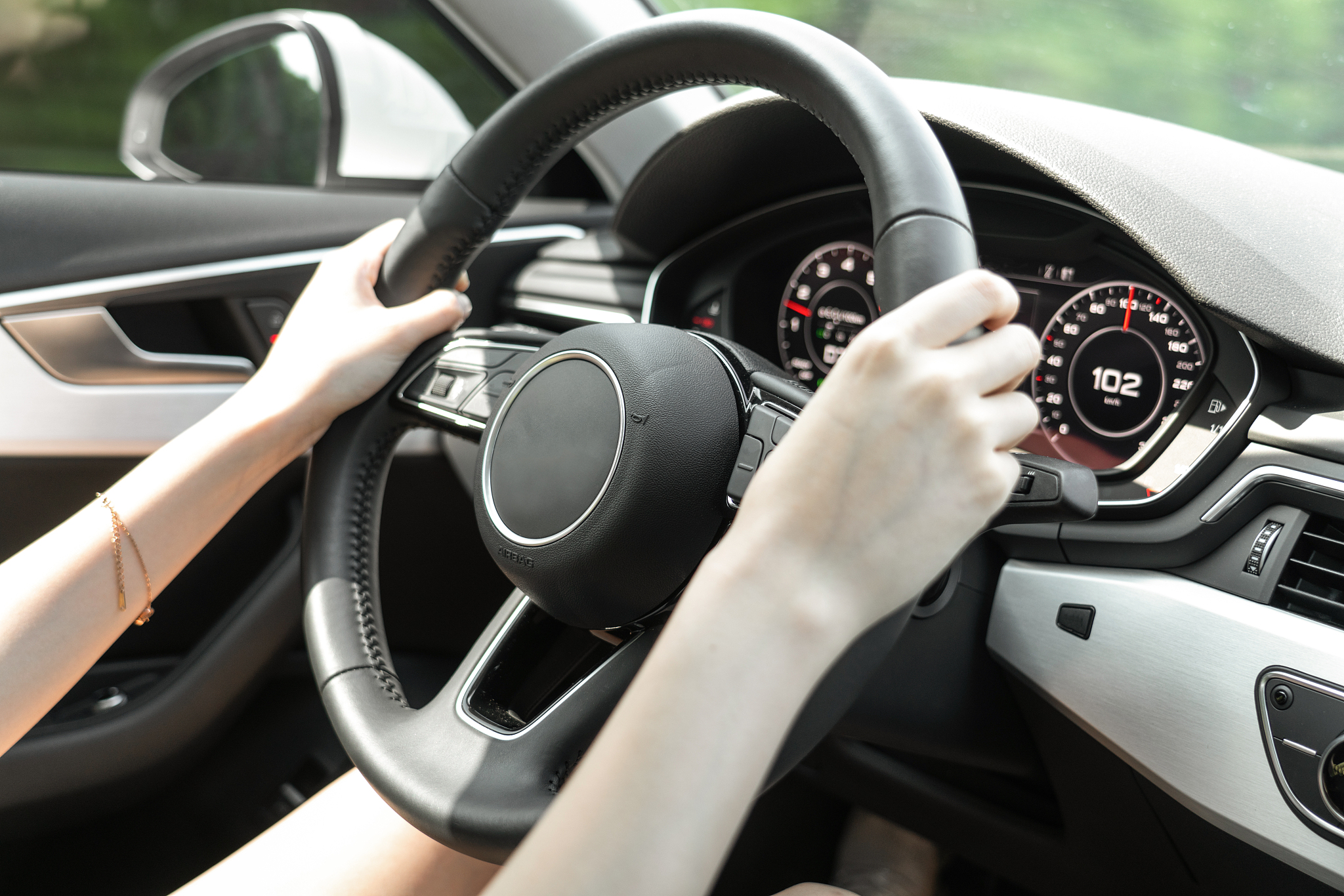 為產品 方向盤套 寫一份產品介紹