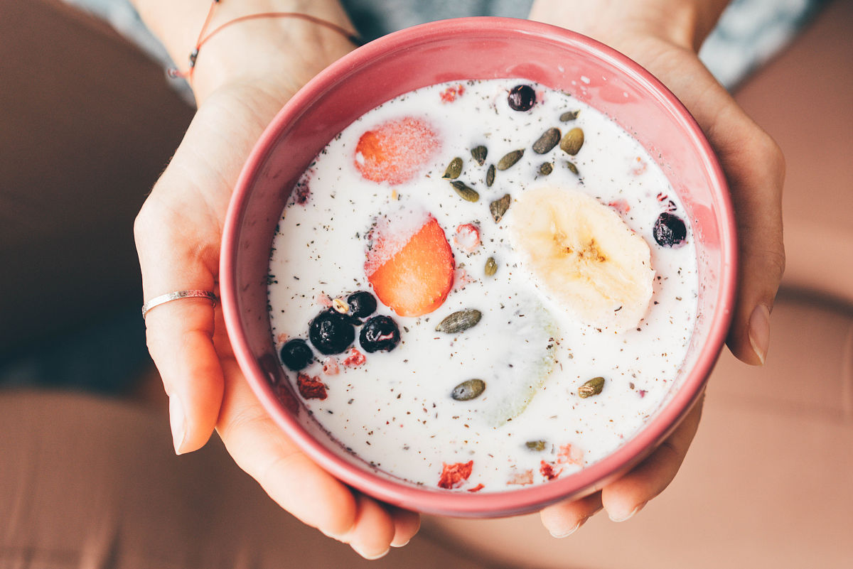 荔枝可以和牛奶一起喝吗