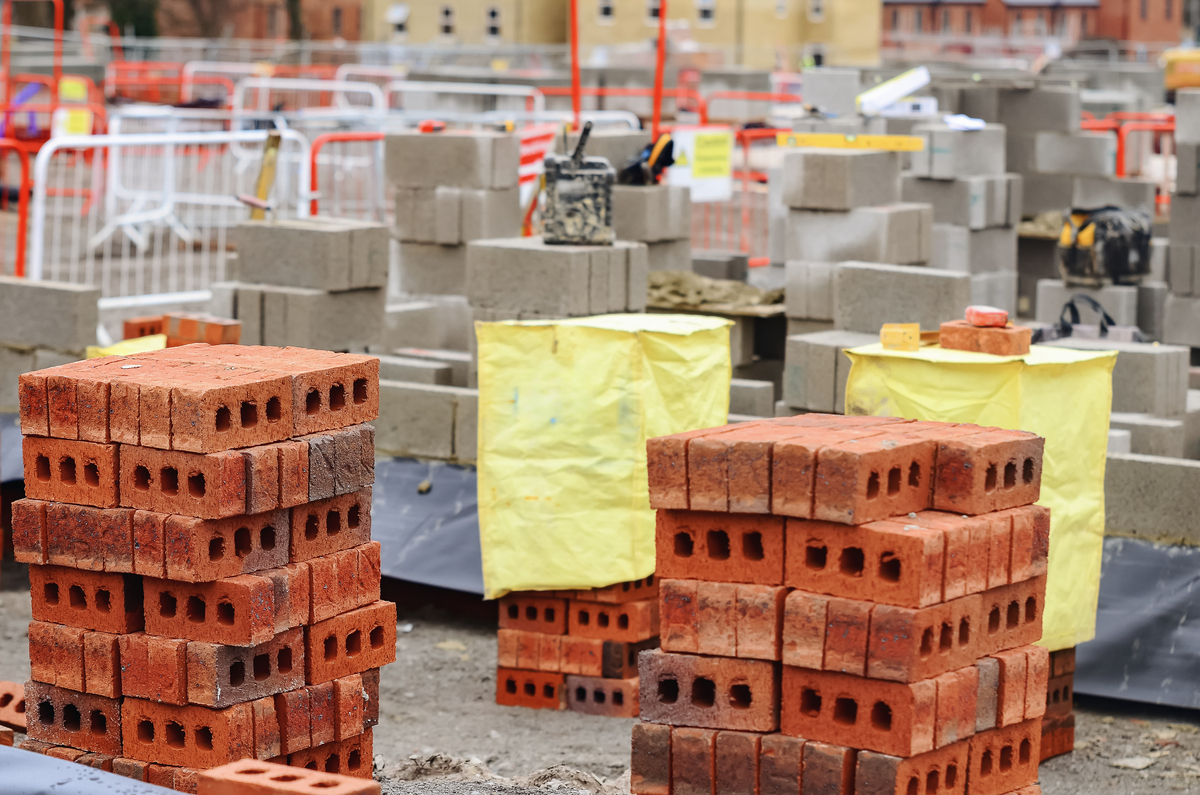 砖砌体堆放规范：如何用简洁语言表达？