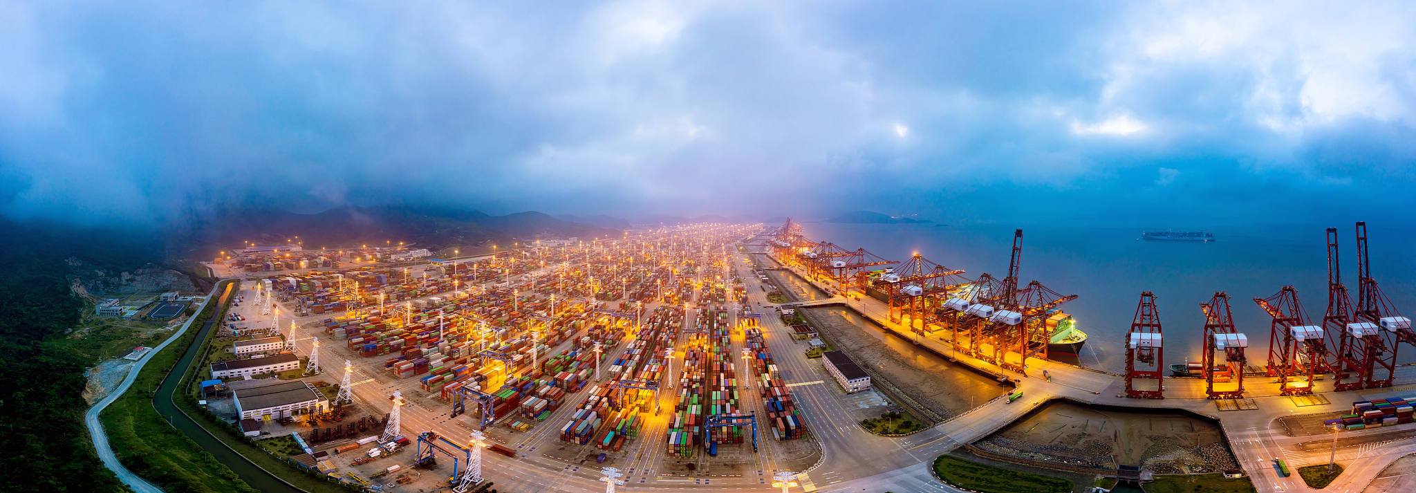 shanghai port container