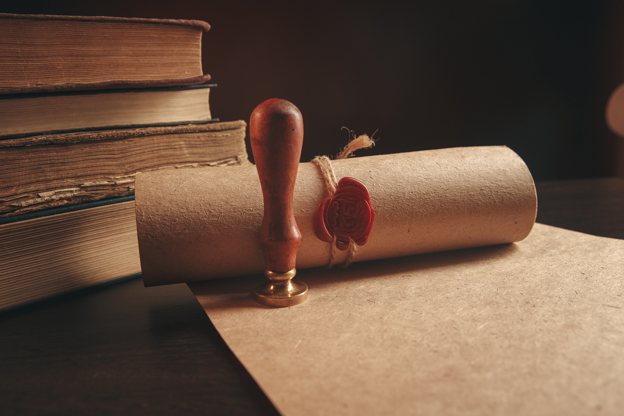 公证员职责：公证行为、公证书、法律咨询及调解仲裁