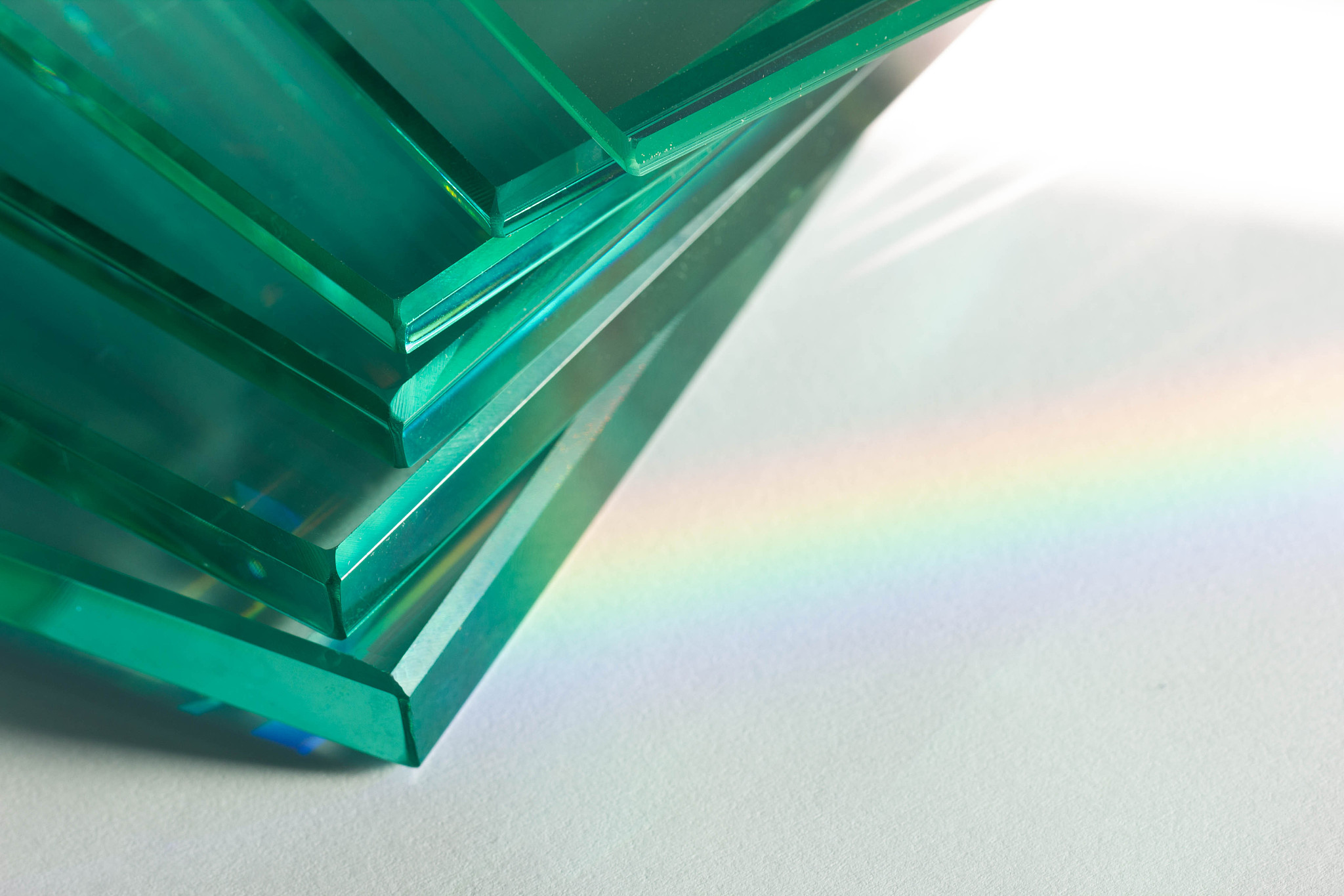 glass factory produces a variety of transparent glass thicknesse