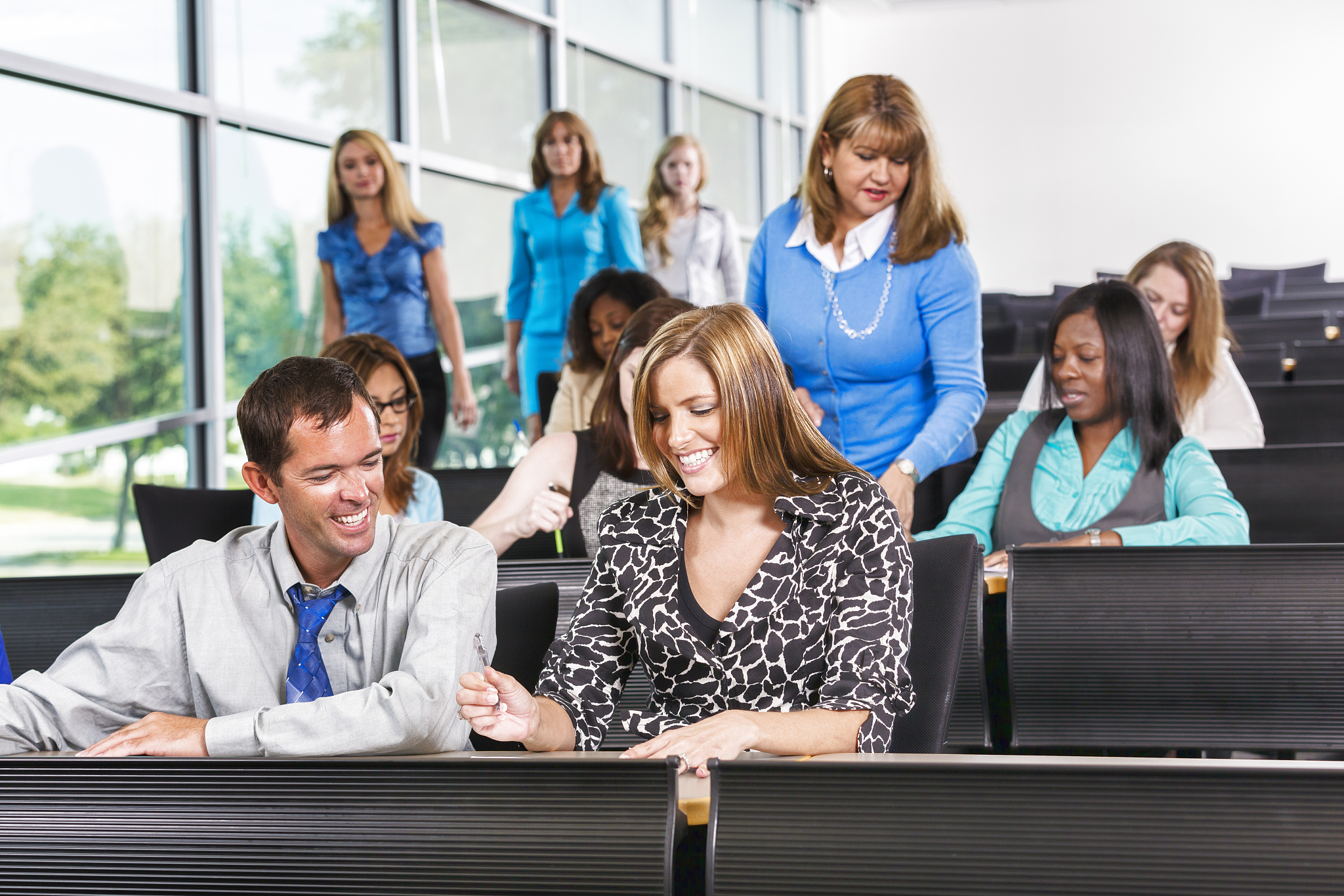 Student Loans: Advantages and Disadvantages for College Students