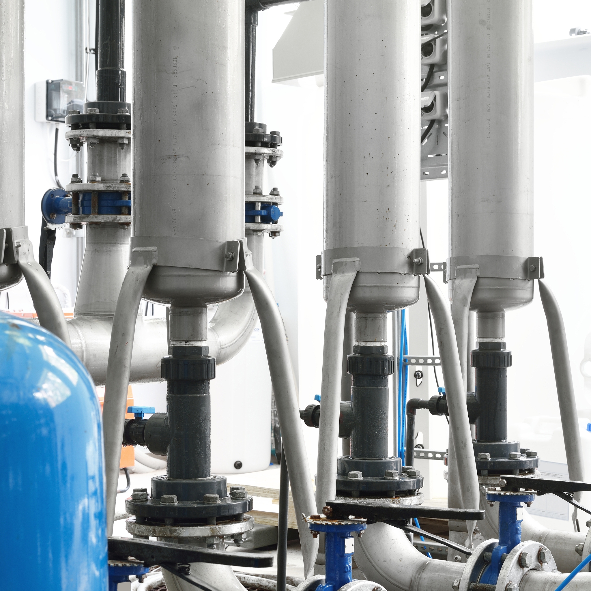 标准条件下有吸水管径为150mm的离心泵流量为50LS时其允许吸上真空度Hs=55m其吸水管的水头损失为13m则水泵的最大安装高度为A31mB35mC38mD41m