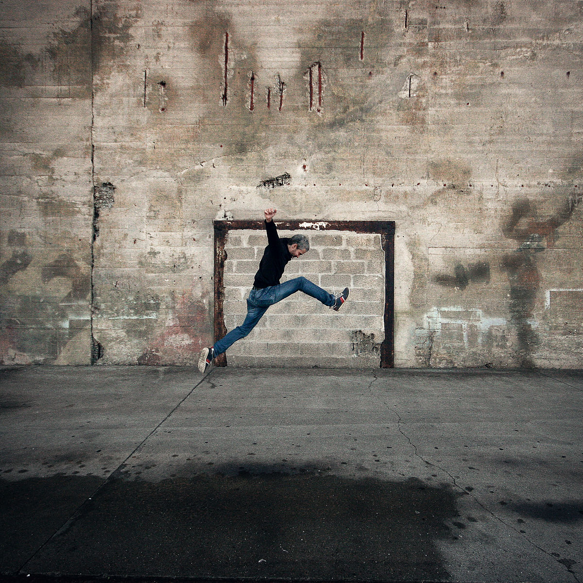 帮我写一句向往自由的文案狂一点的