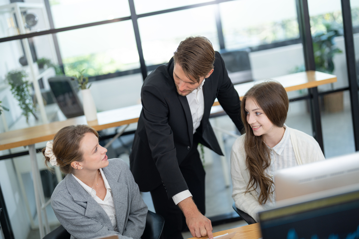 办公室同事可以无话不谈吗？建立信任和友谊至关重要