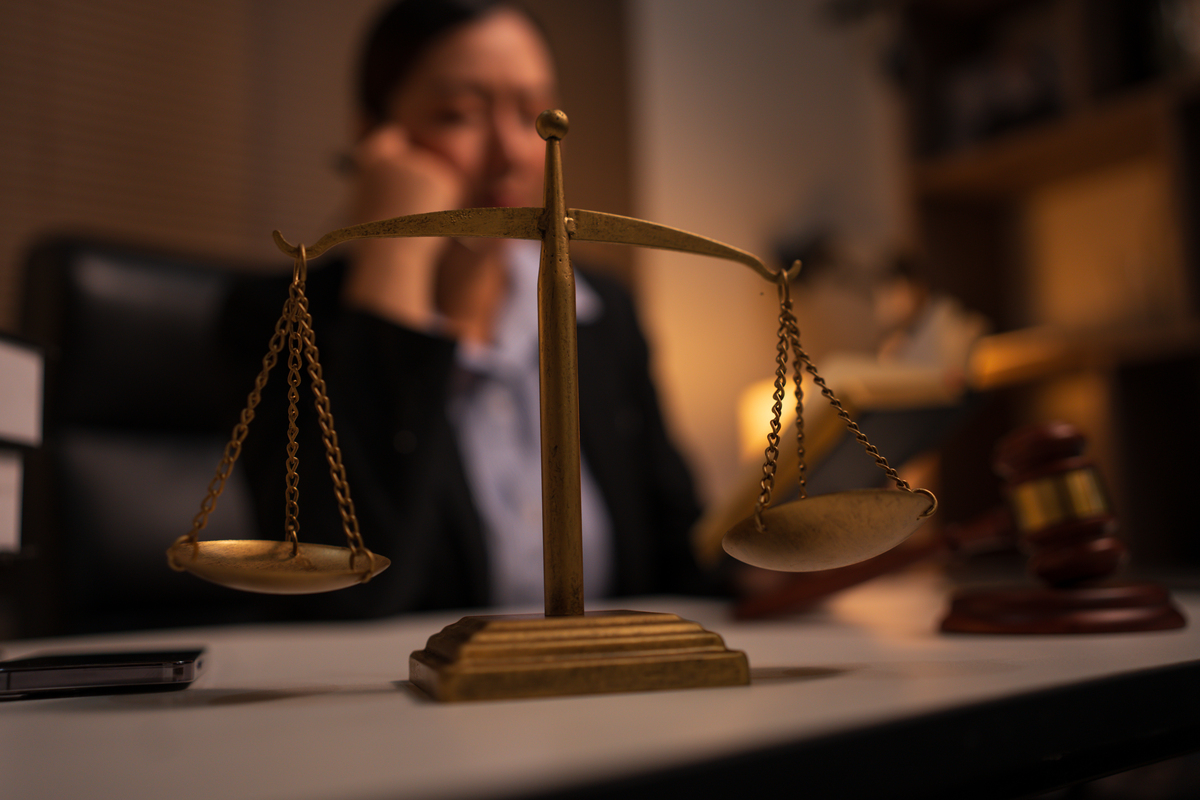 如何选择刑事律师？资深律师教你避坑！-刘校逢律师