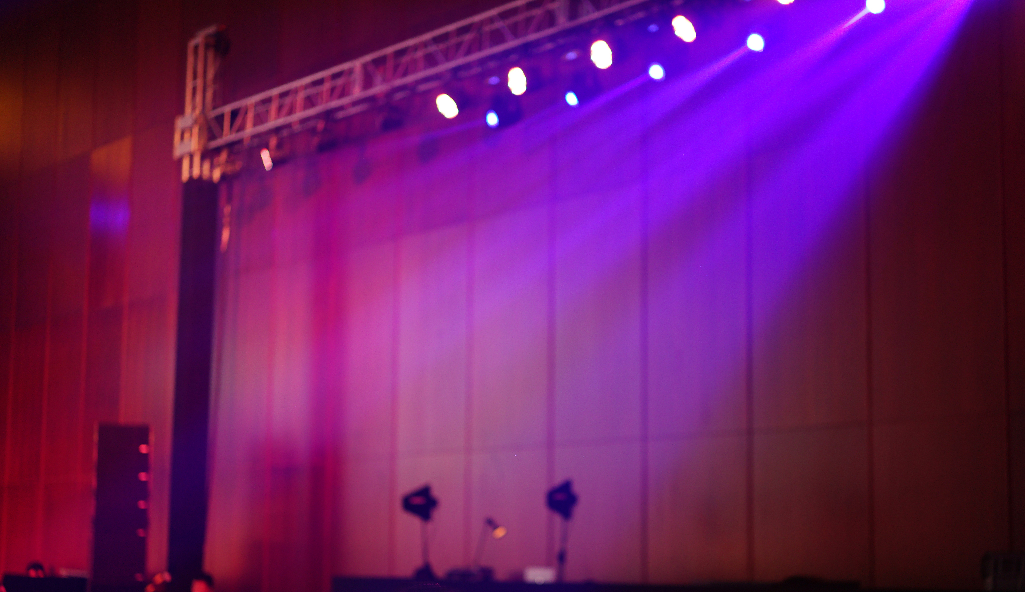 音乐灯光设备：市面上的热门产品介绍