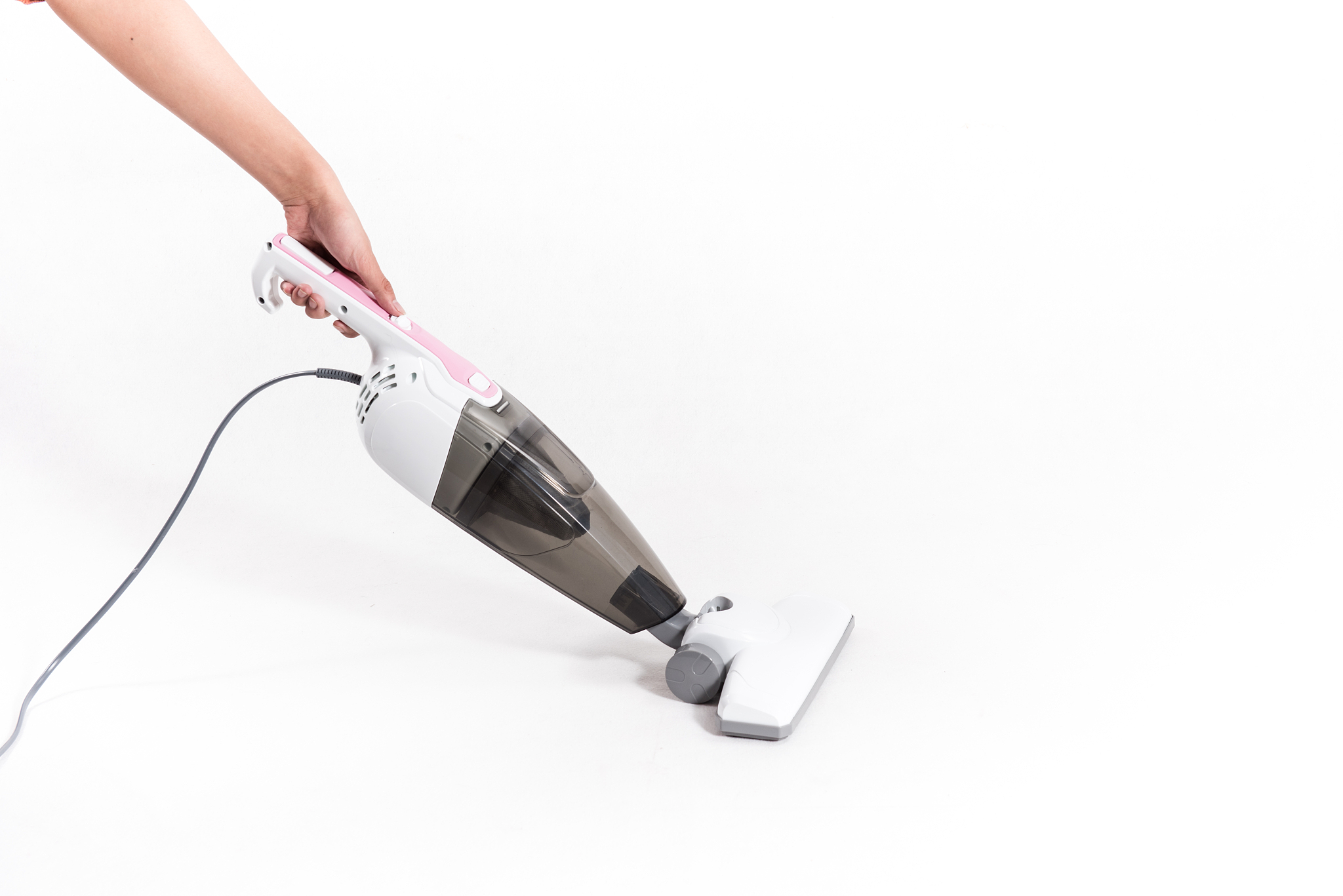 请为我提供一篇100字关于手持电动清洁刷的广告营销文案