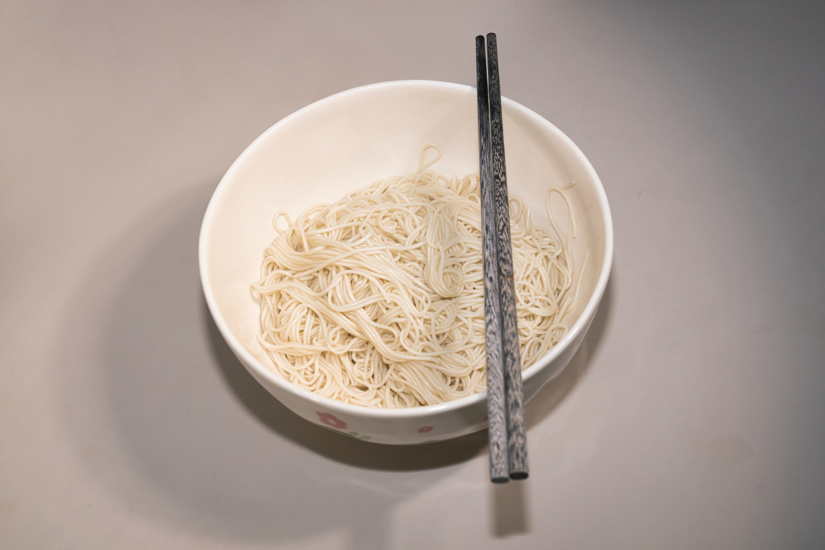 拉面制作方法教程：简单易学的家庭版拉面