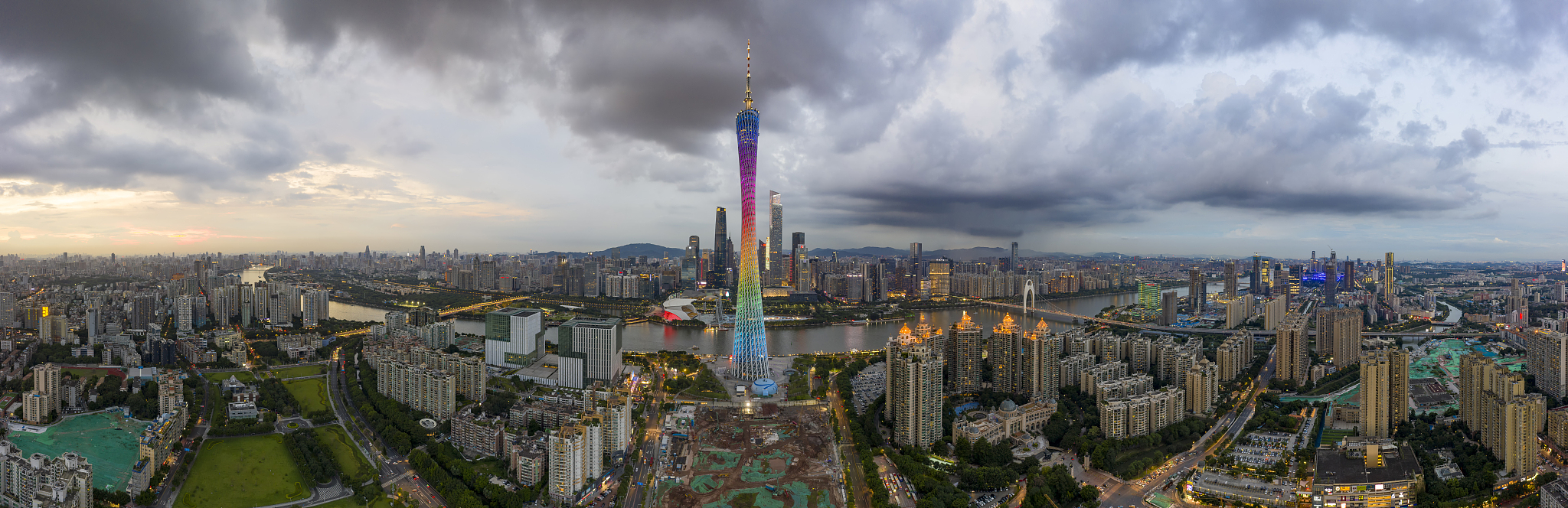 航拍中国广州地标建筑广州塔