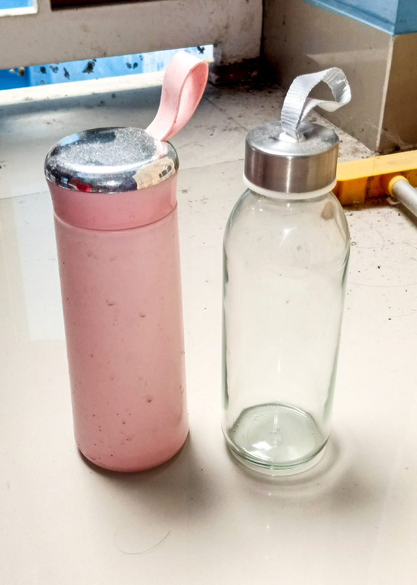 塑料杯能装热水吗？安全使用指南