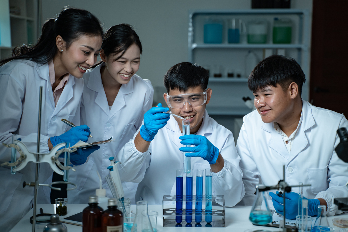 成都职业学校解析卫校药剂专业需要掌握什么