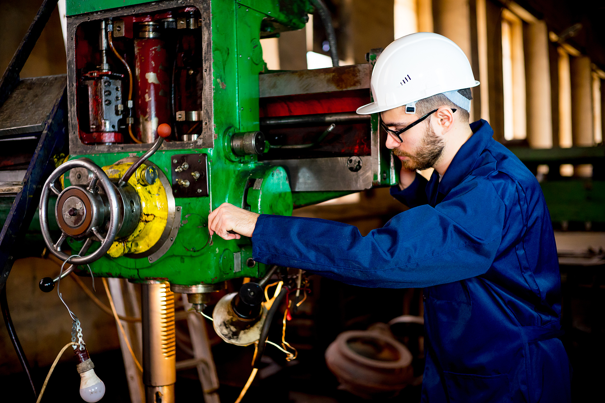 石家庄供销技工学校2022年招生专业：机电、电子、汽车等多个专业等你来报考！